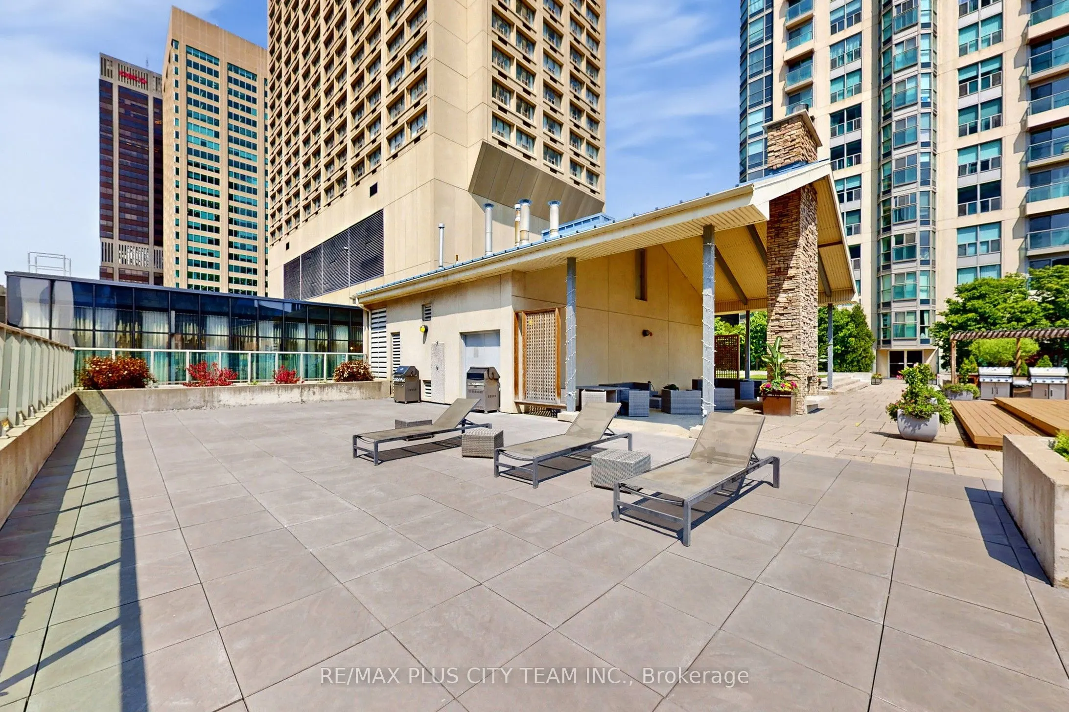 8 Park Road, #2515