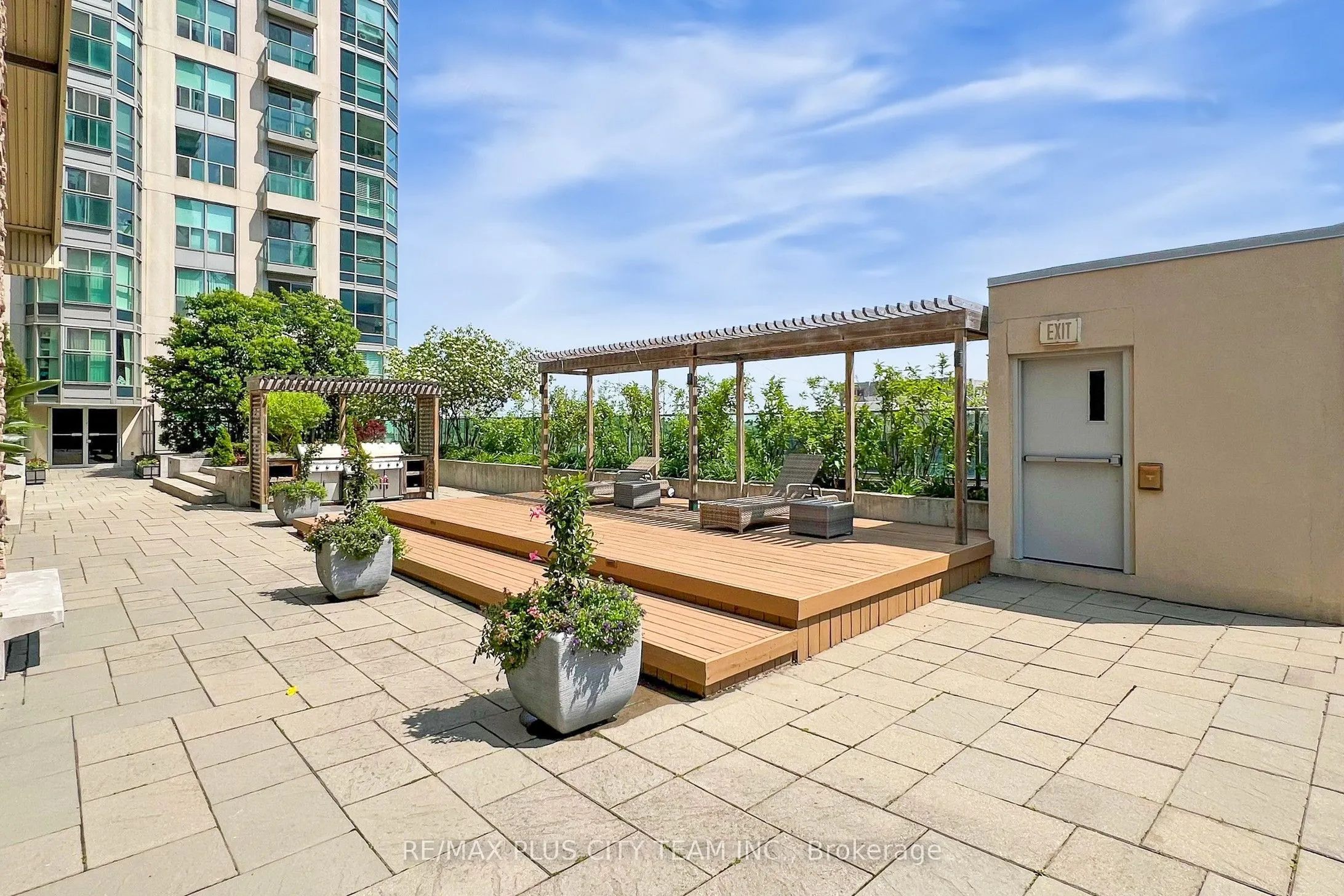 8 Park Road, #2515