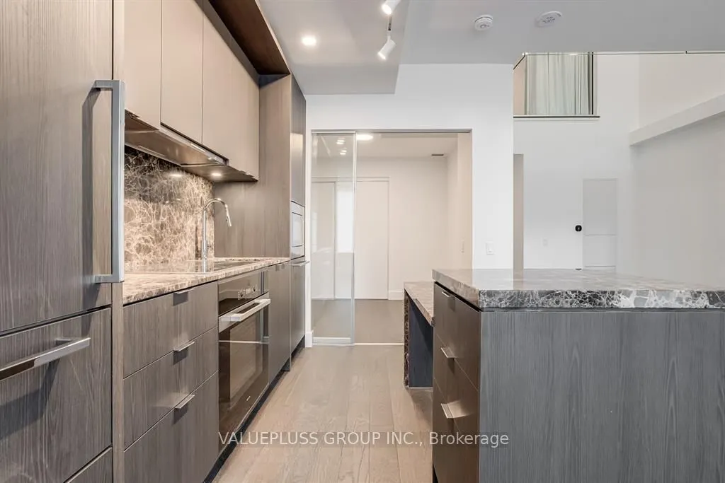 6 Greenbriar Road, #101