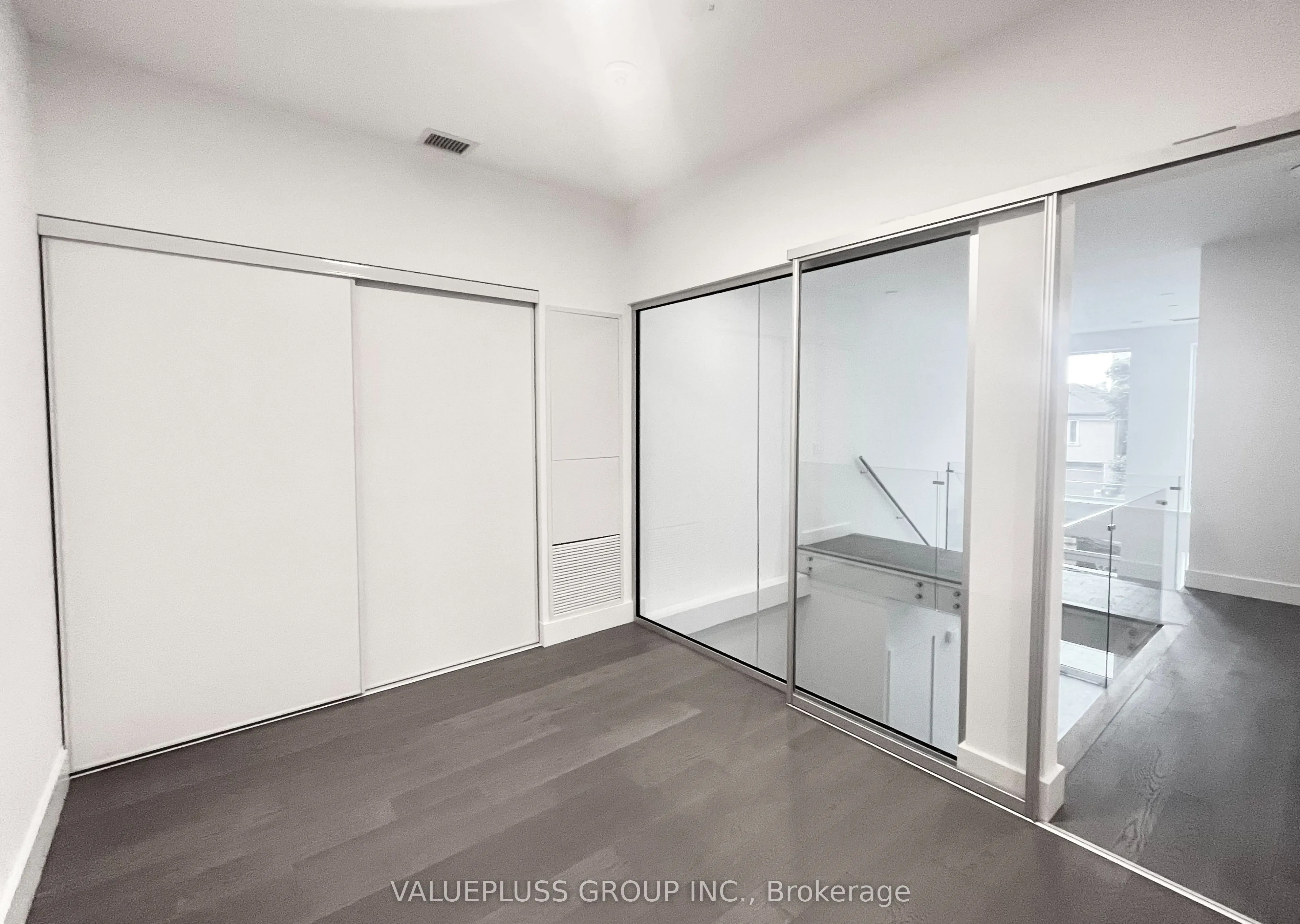 6 Greenbriar Road, #101