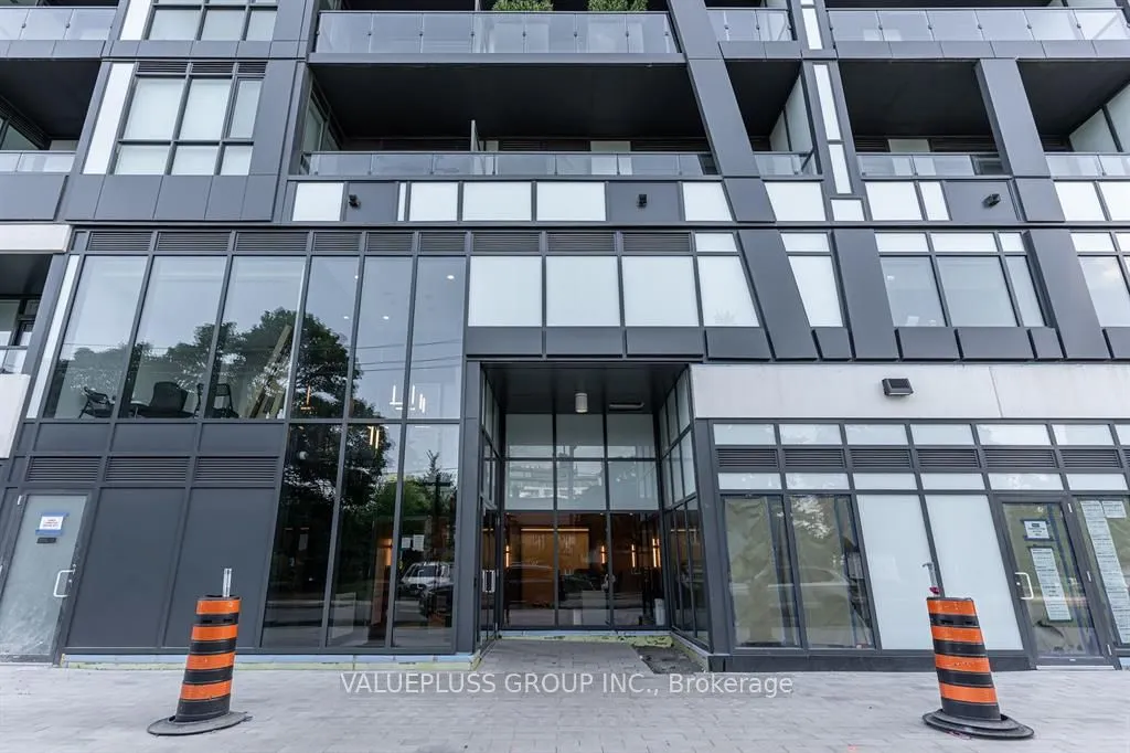 6 Greenbriar Road, #101