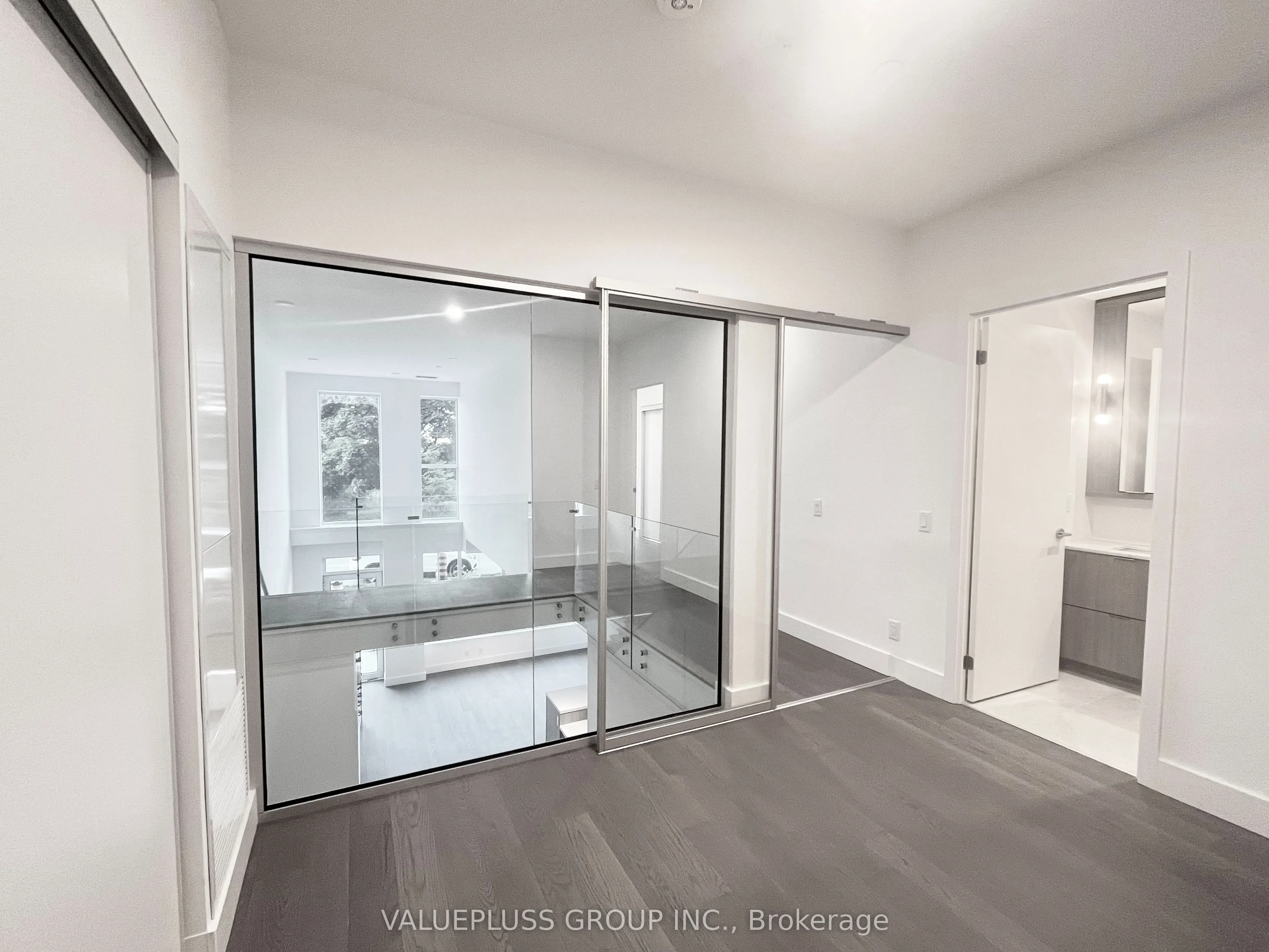 6 Greenbriar Road, #101