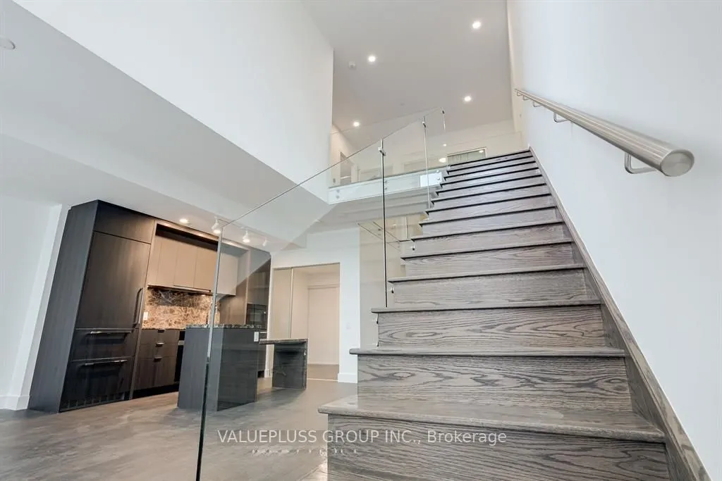 6 Greenbriar Road, #101
