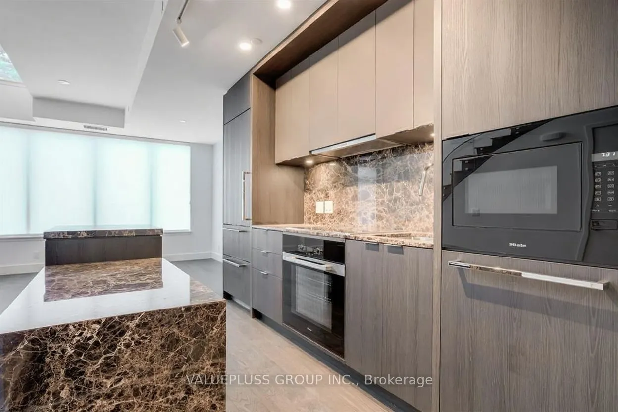 6 Greenbriar Road, #101