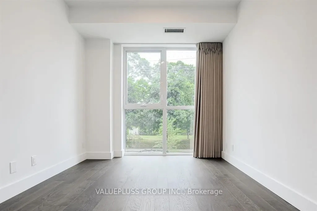 6 Greenbriar Road, #101
