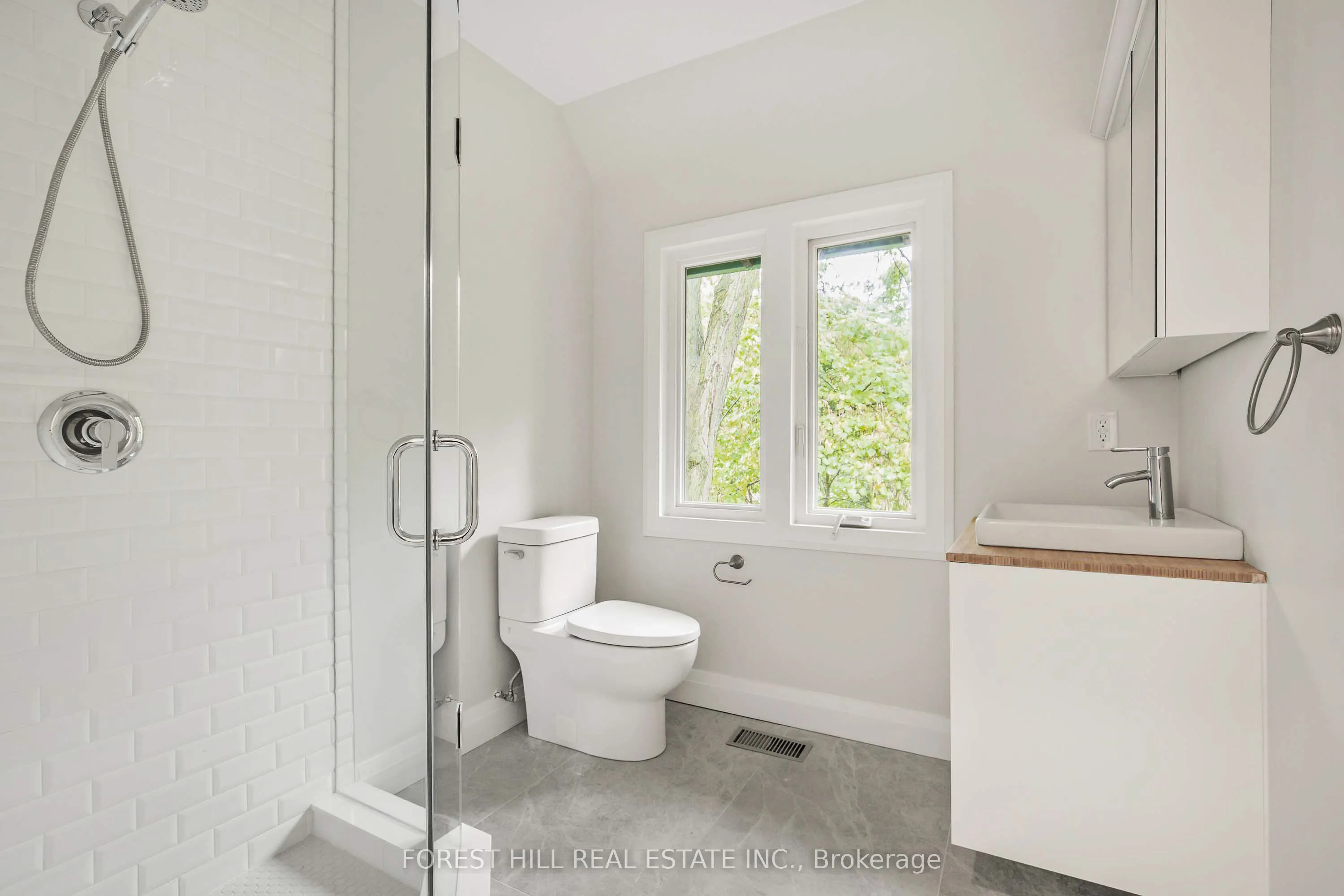 116 Manor Road E, #Upper