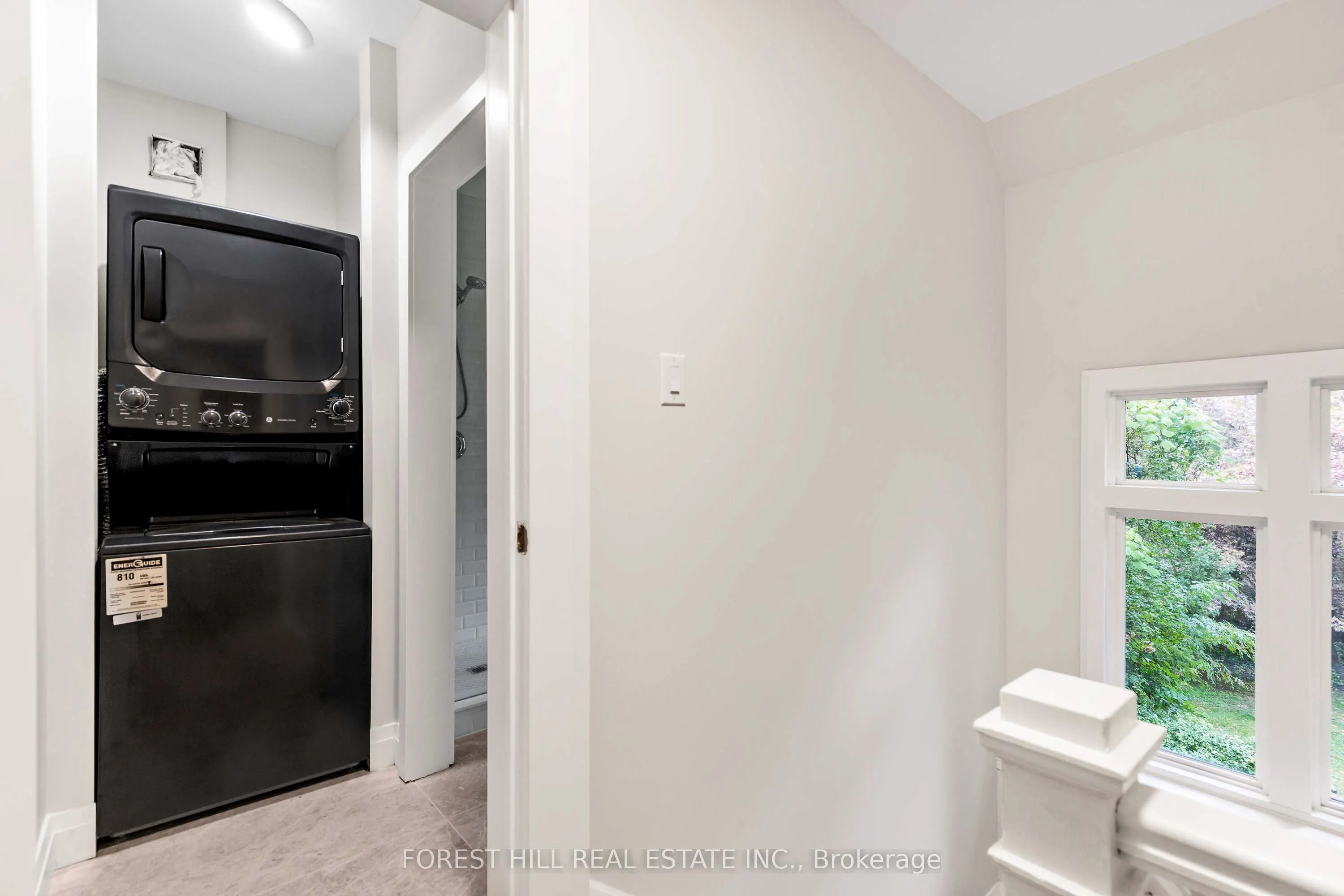 116 Manor Road E, #Upper