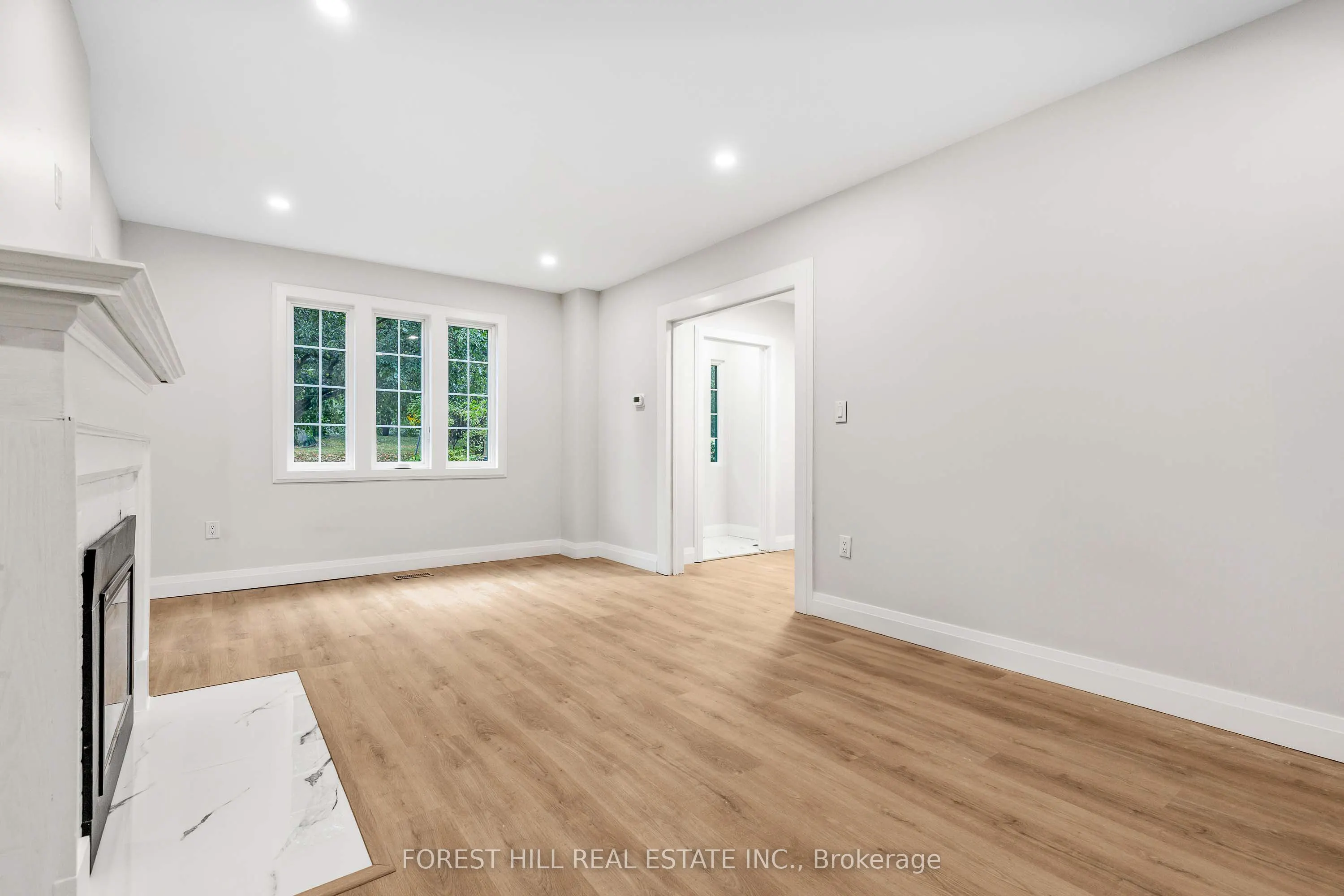 116 Manor Road E, #Upper