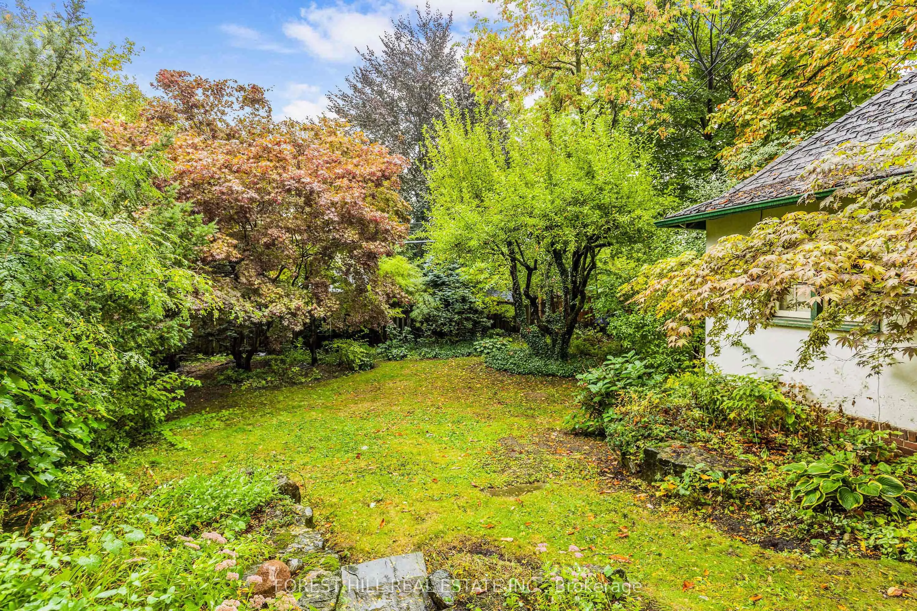 116 Manor Road E, #Upper