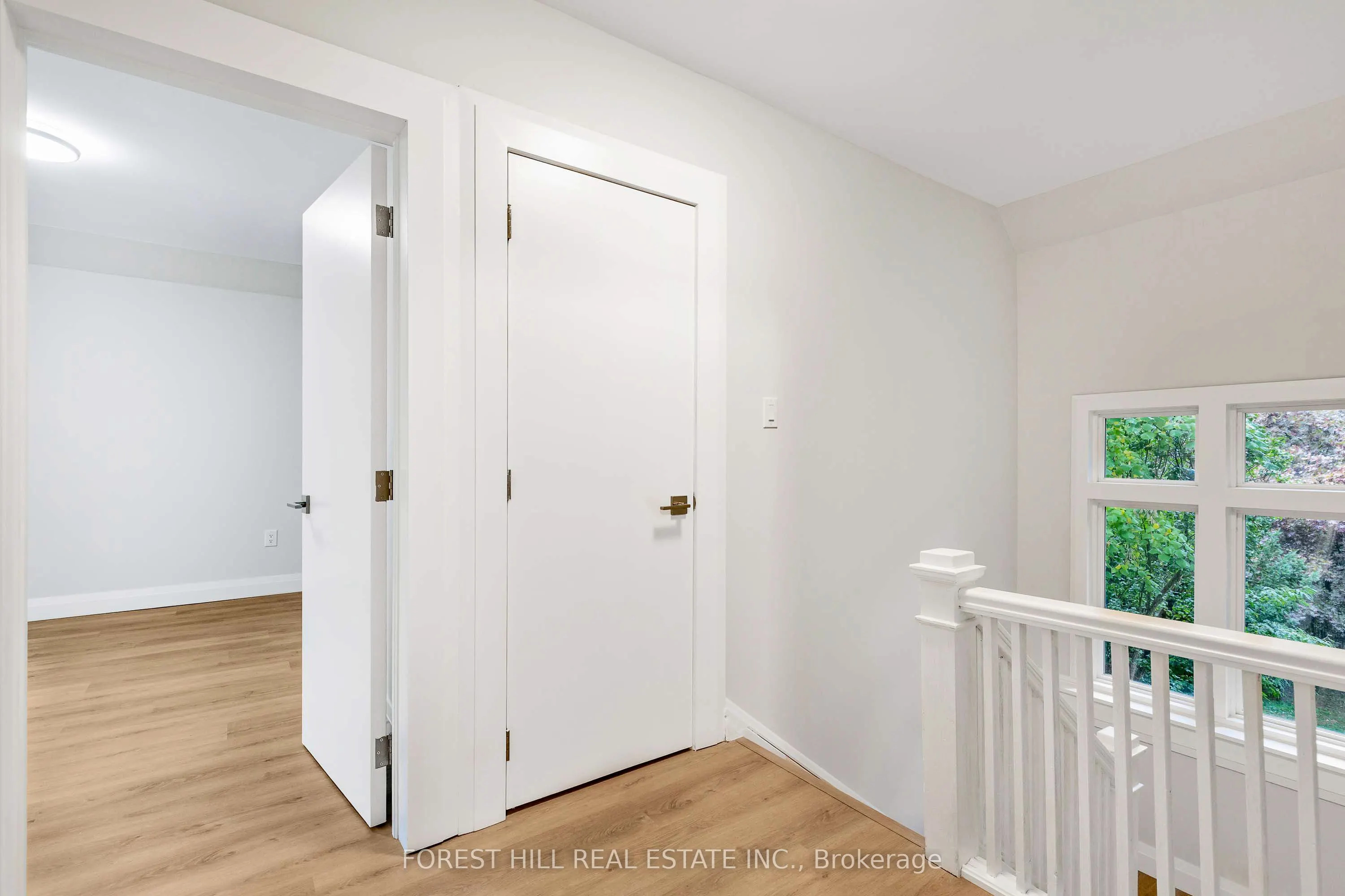 116 Manor Road E, #Upper
