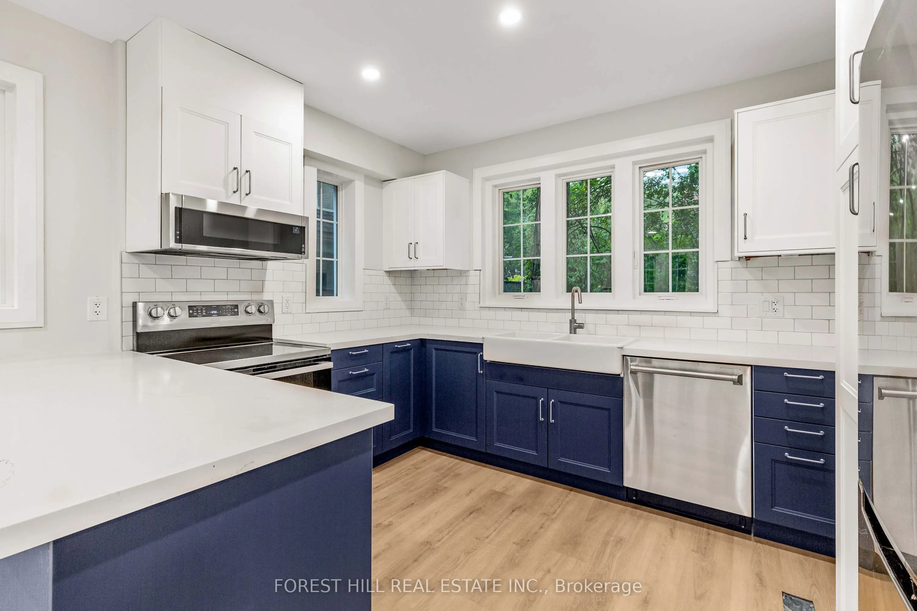 116 Manor Road E, #Upper