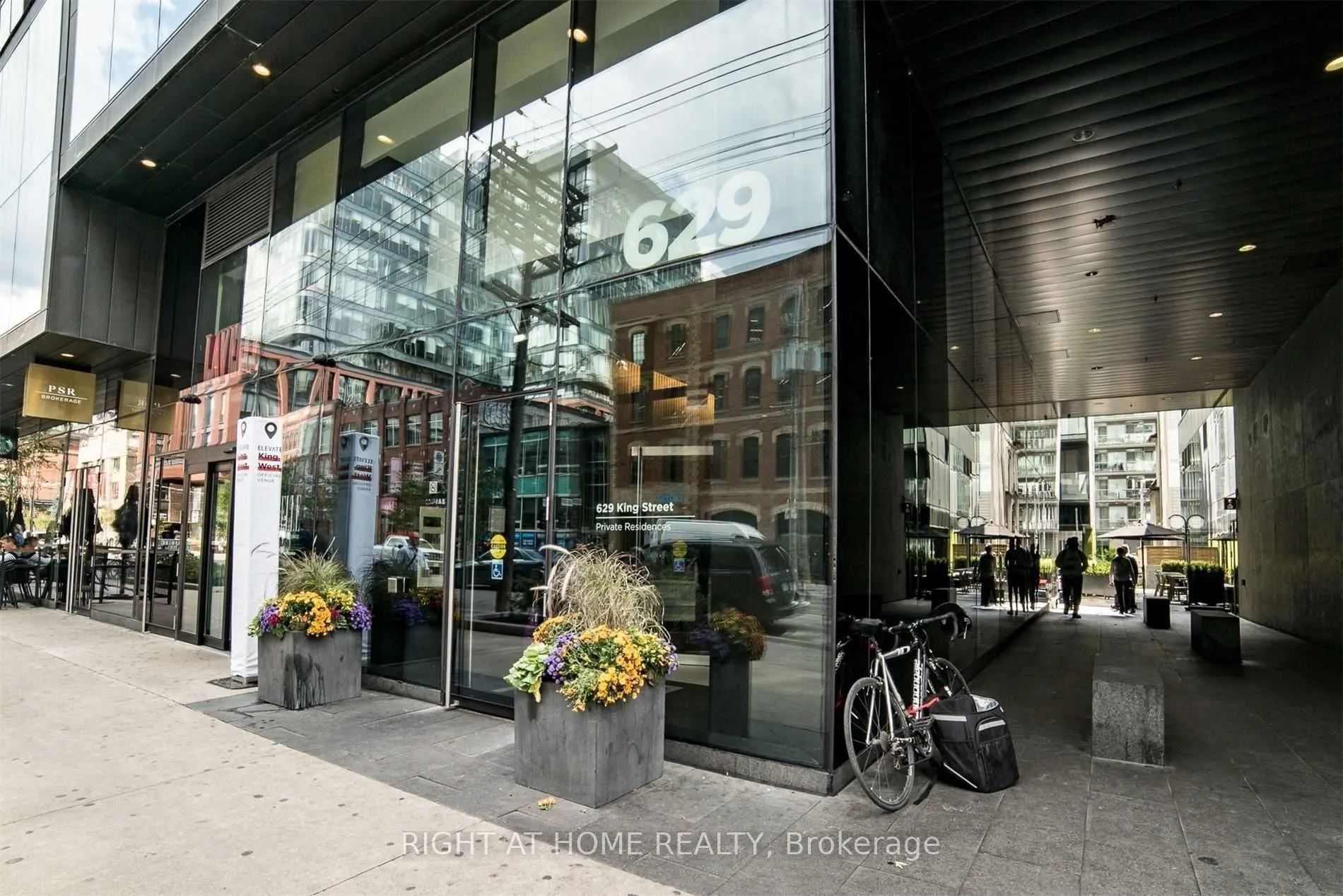 629 King Street W