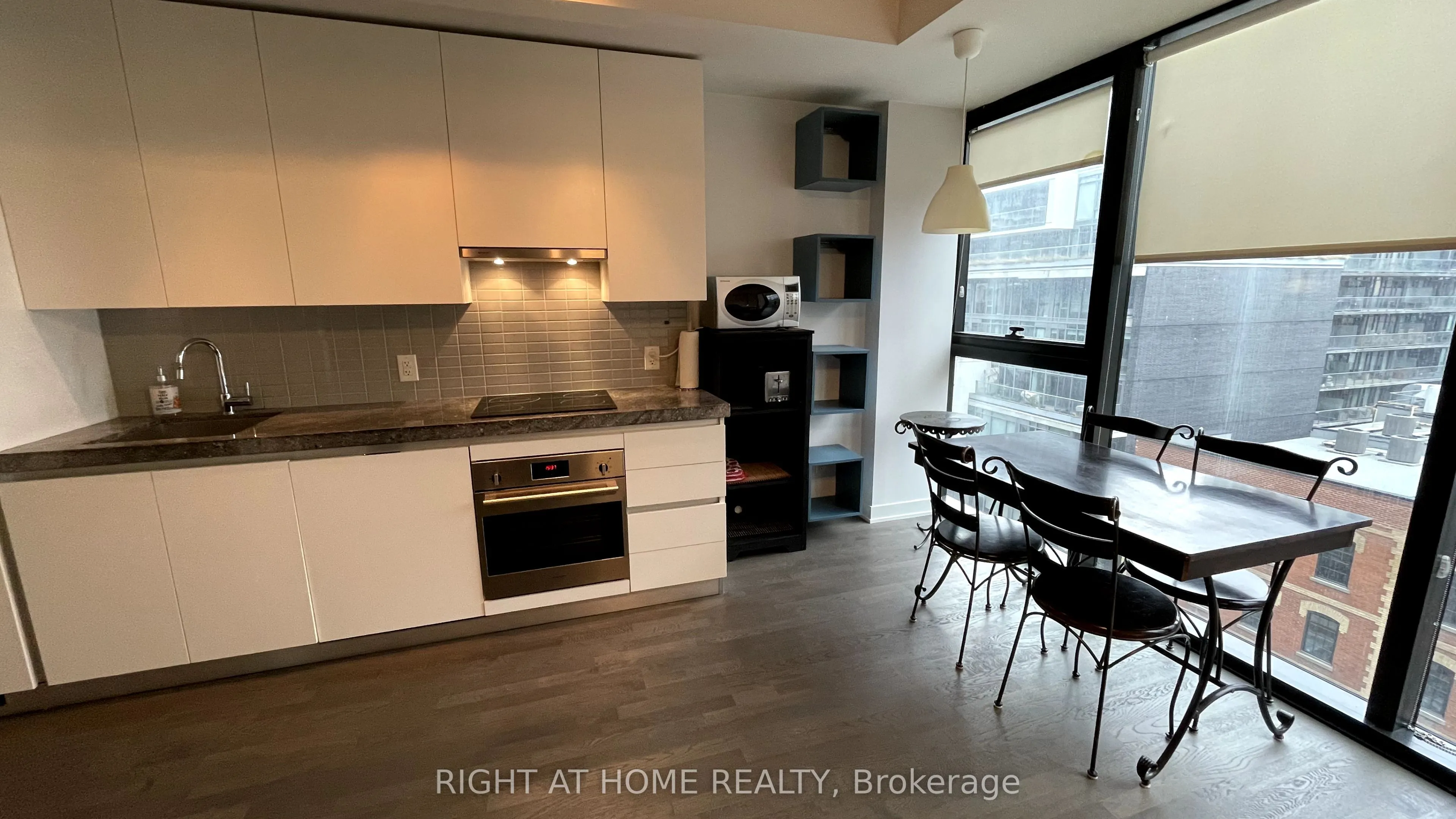 629 King Street W