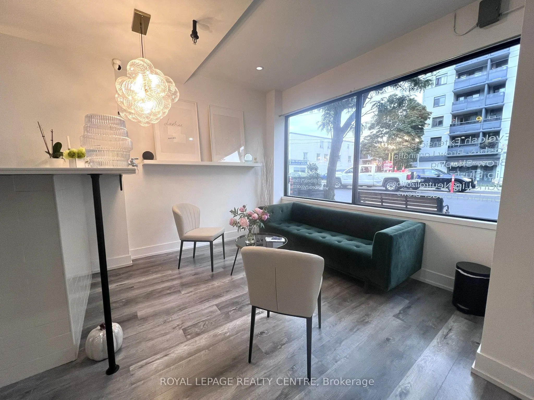 1034 Eglinton Avenue W