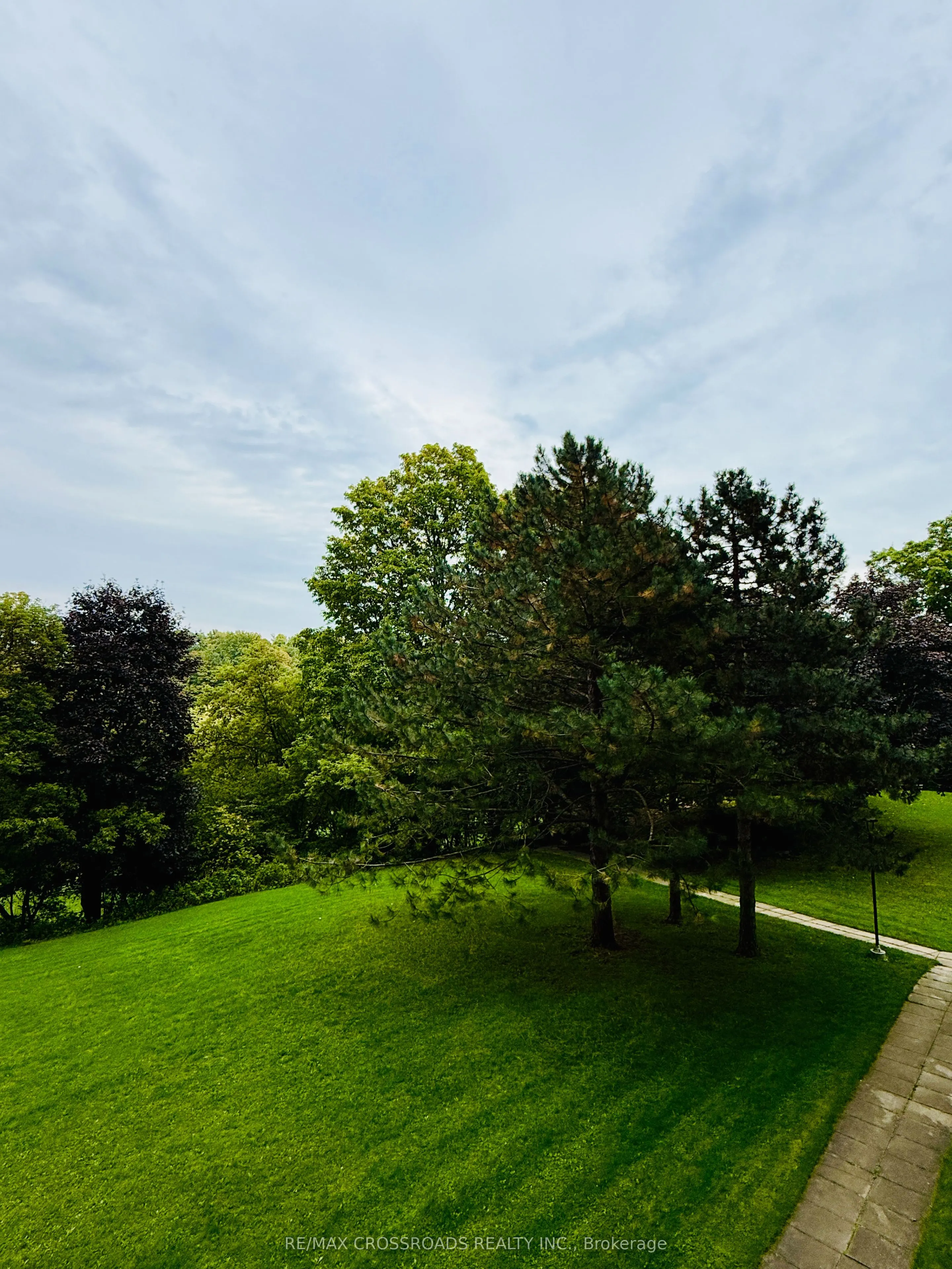 20 Edgecliff Golfway, #202