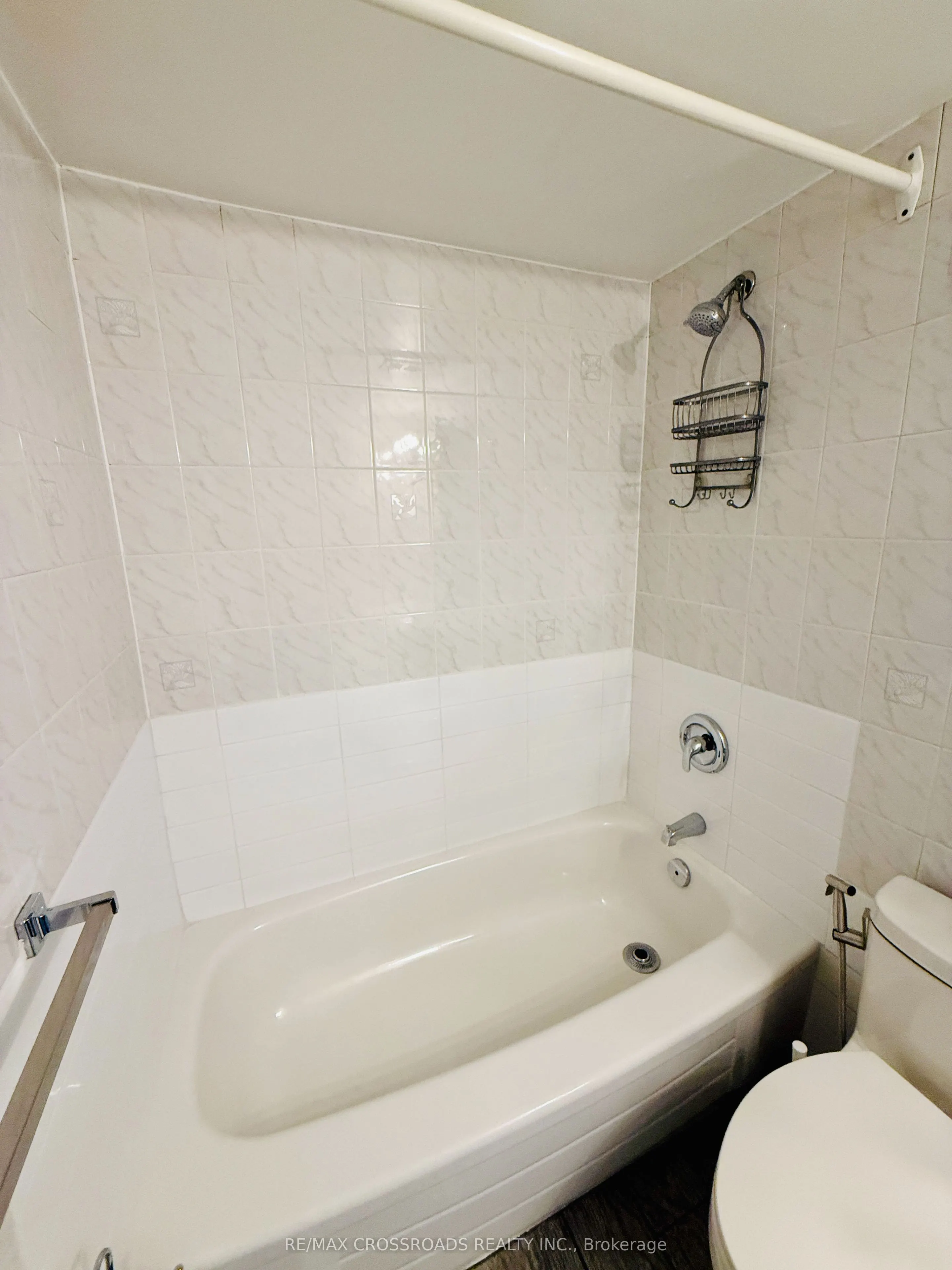 20 Edgecliff Golfway, #202