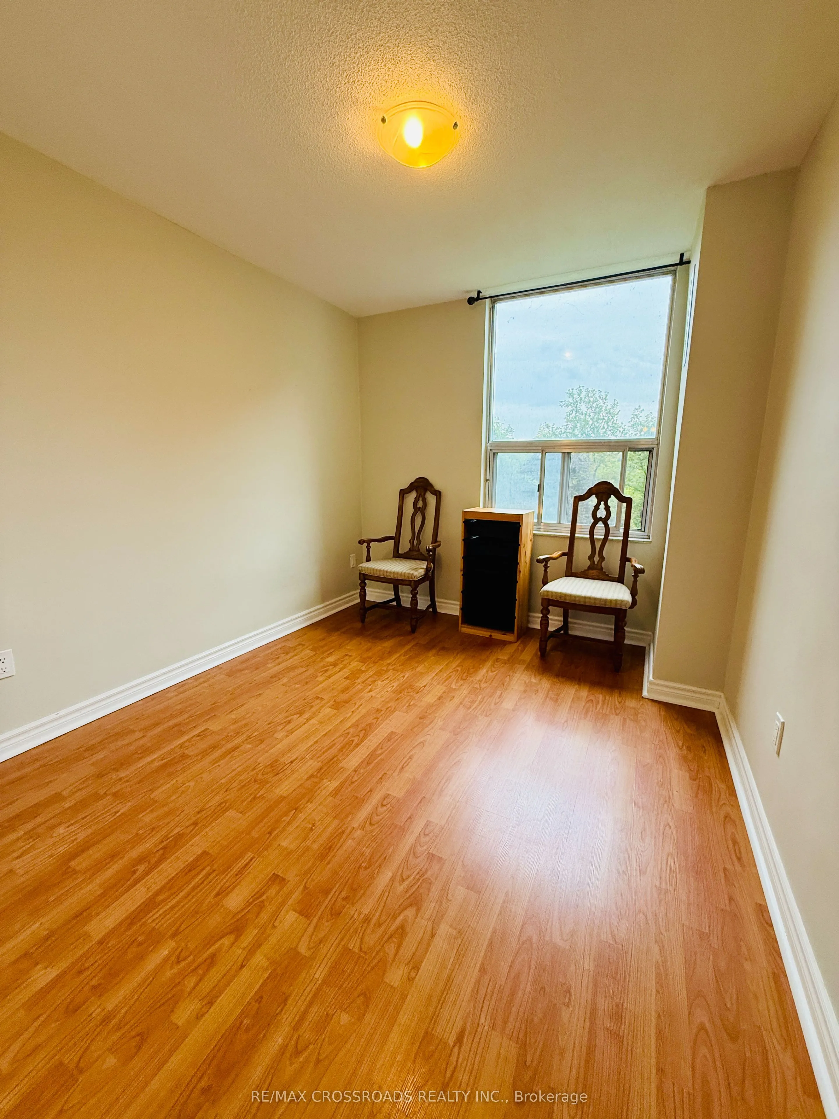 20 Edgecliff Golfway, #202