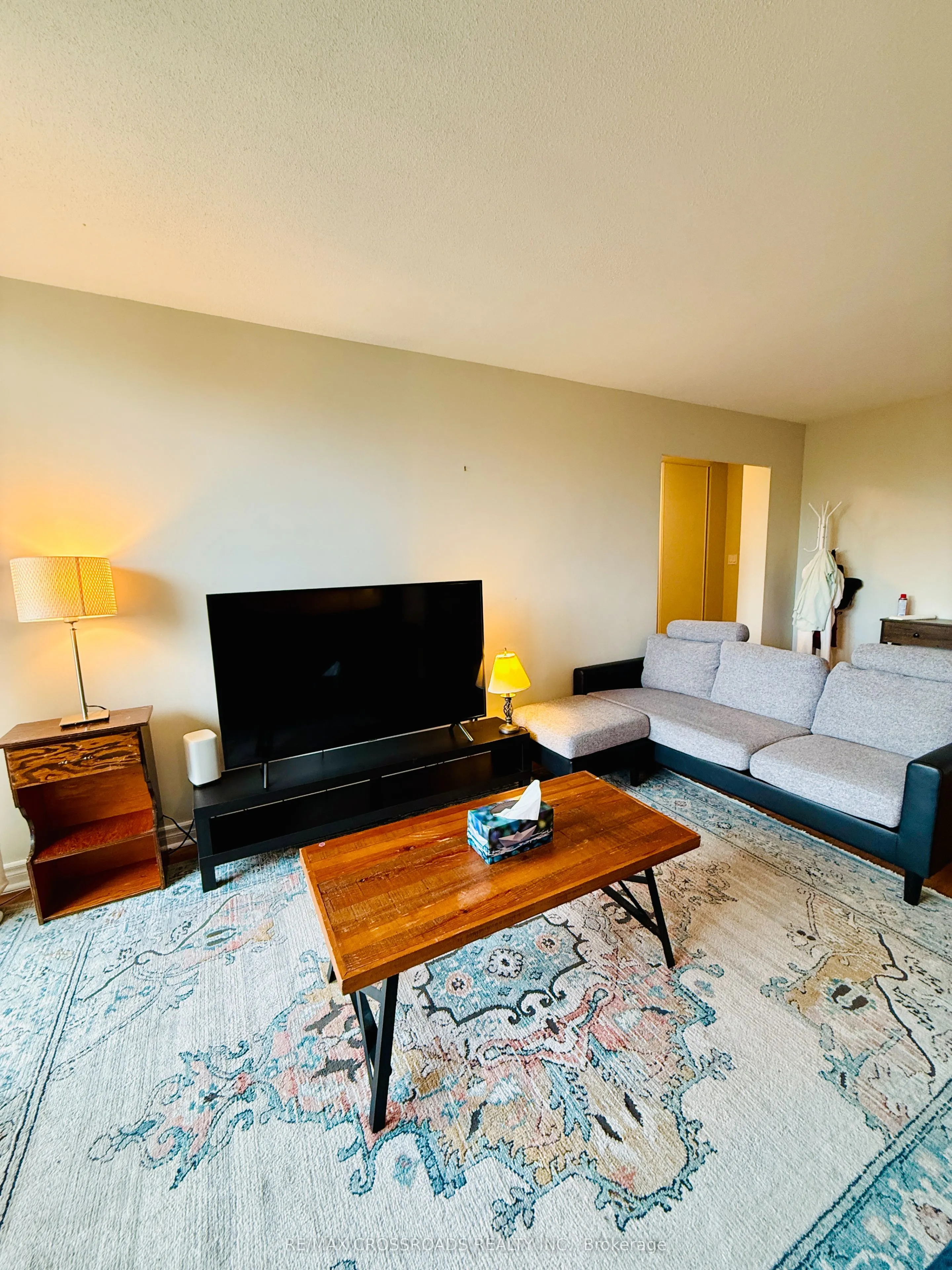 20 Edgecliff Golfway, #202