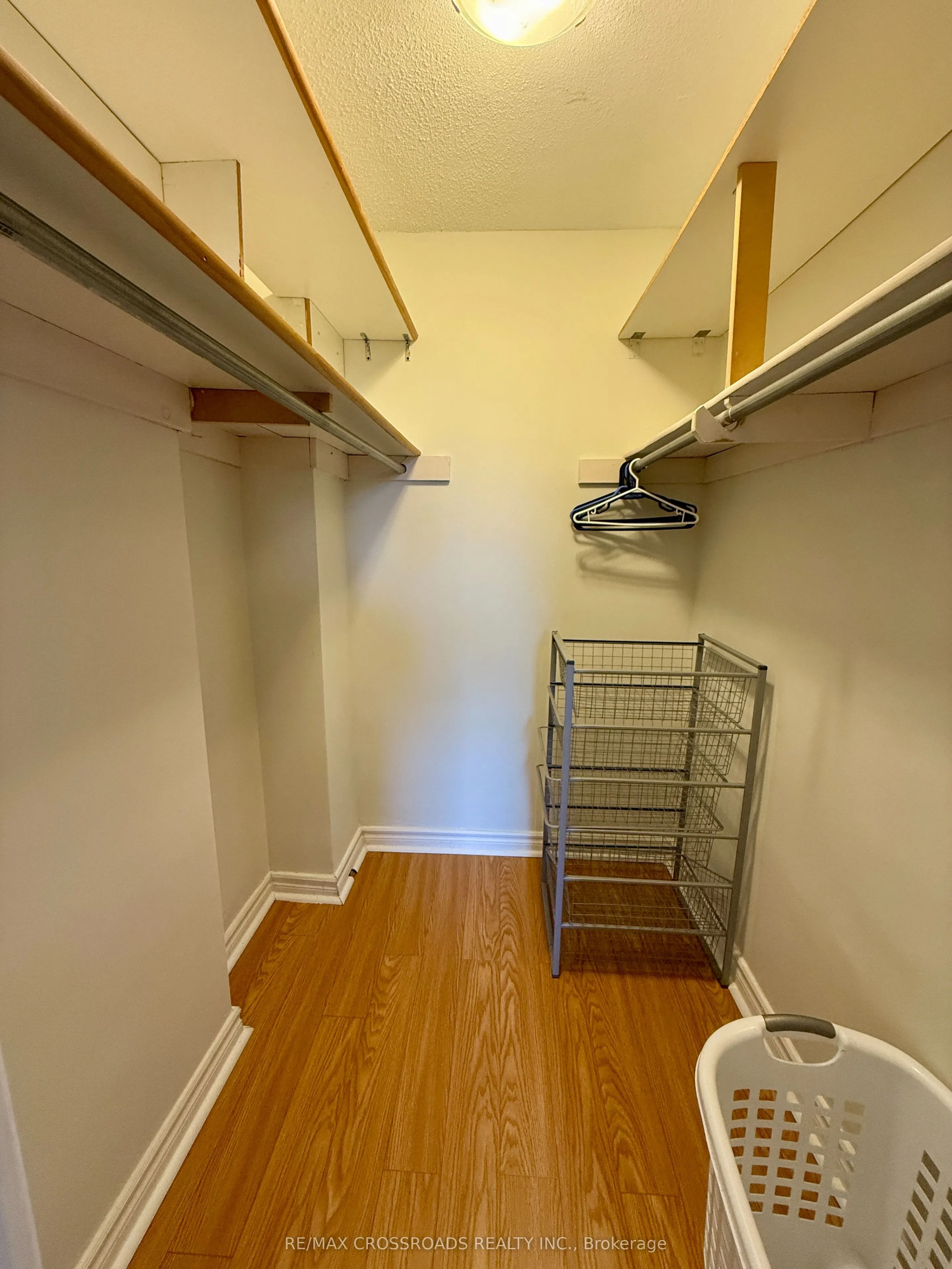 20 Edgecliff Golfway, #202