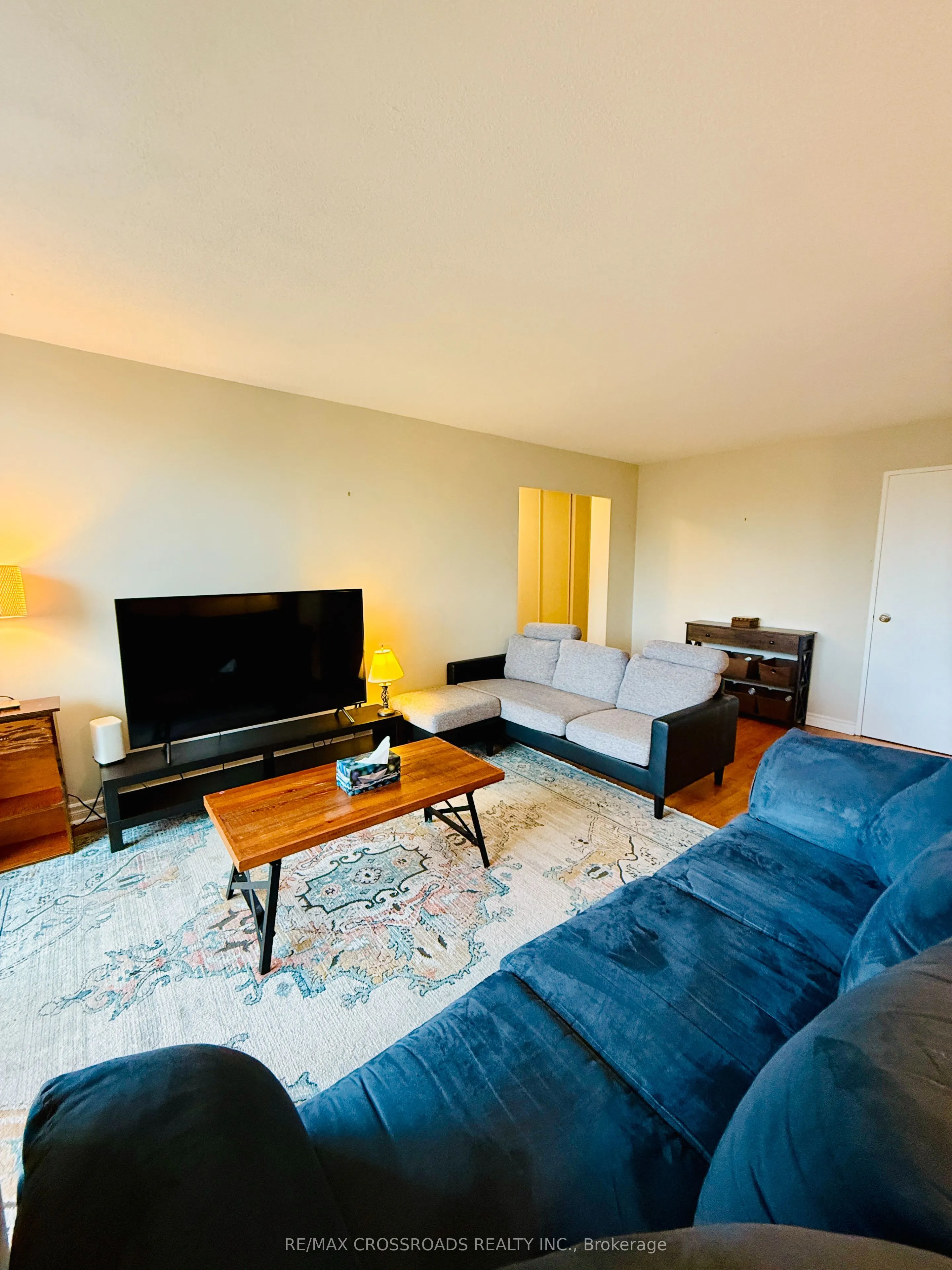 20 Edgecliff Golfway, #202