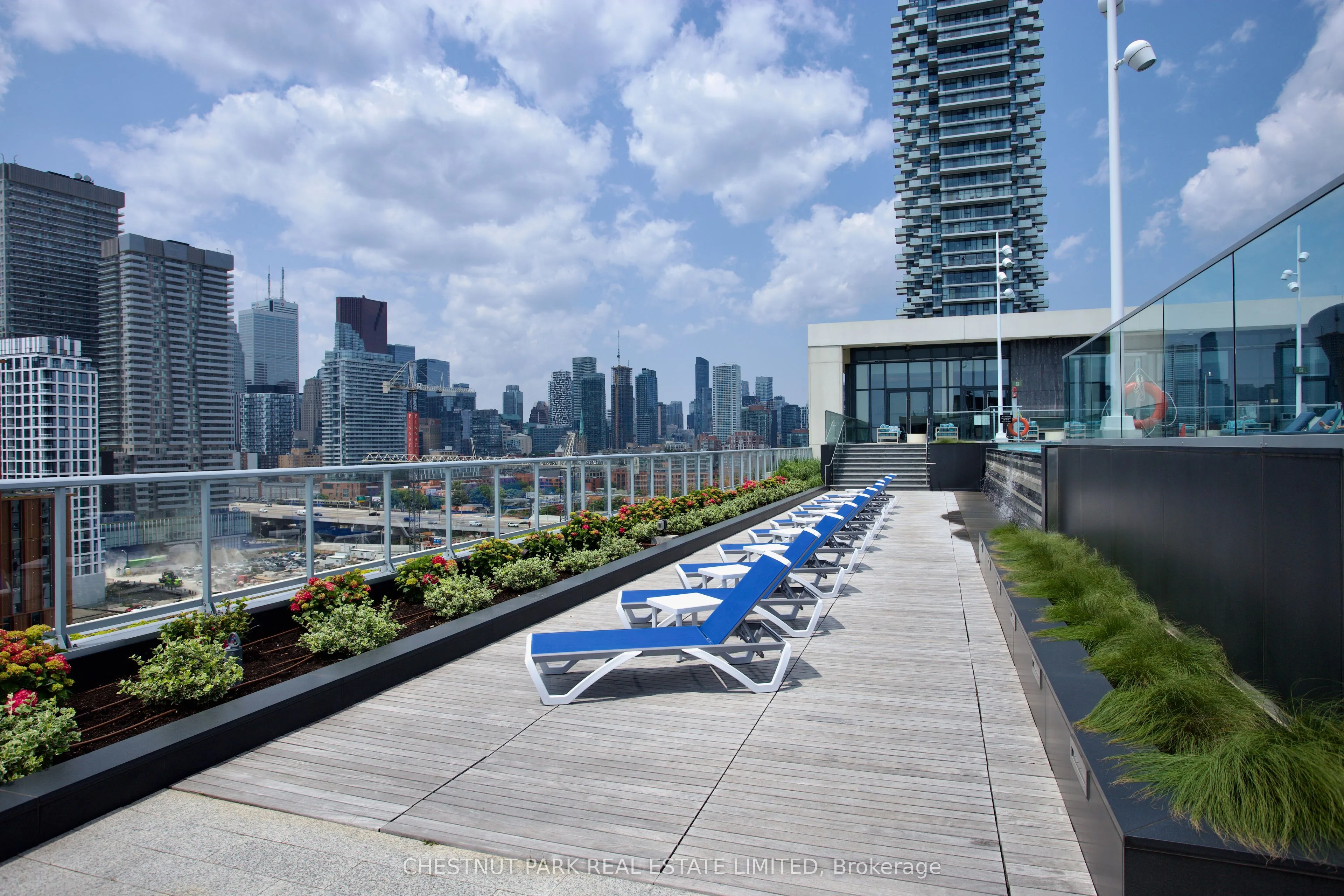 55 Merchants' Wharf, #923