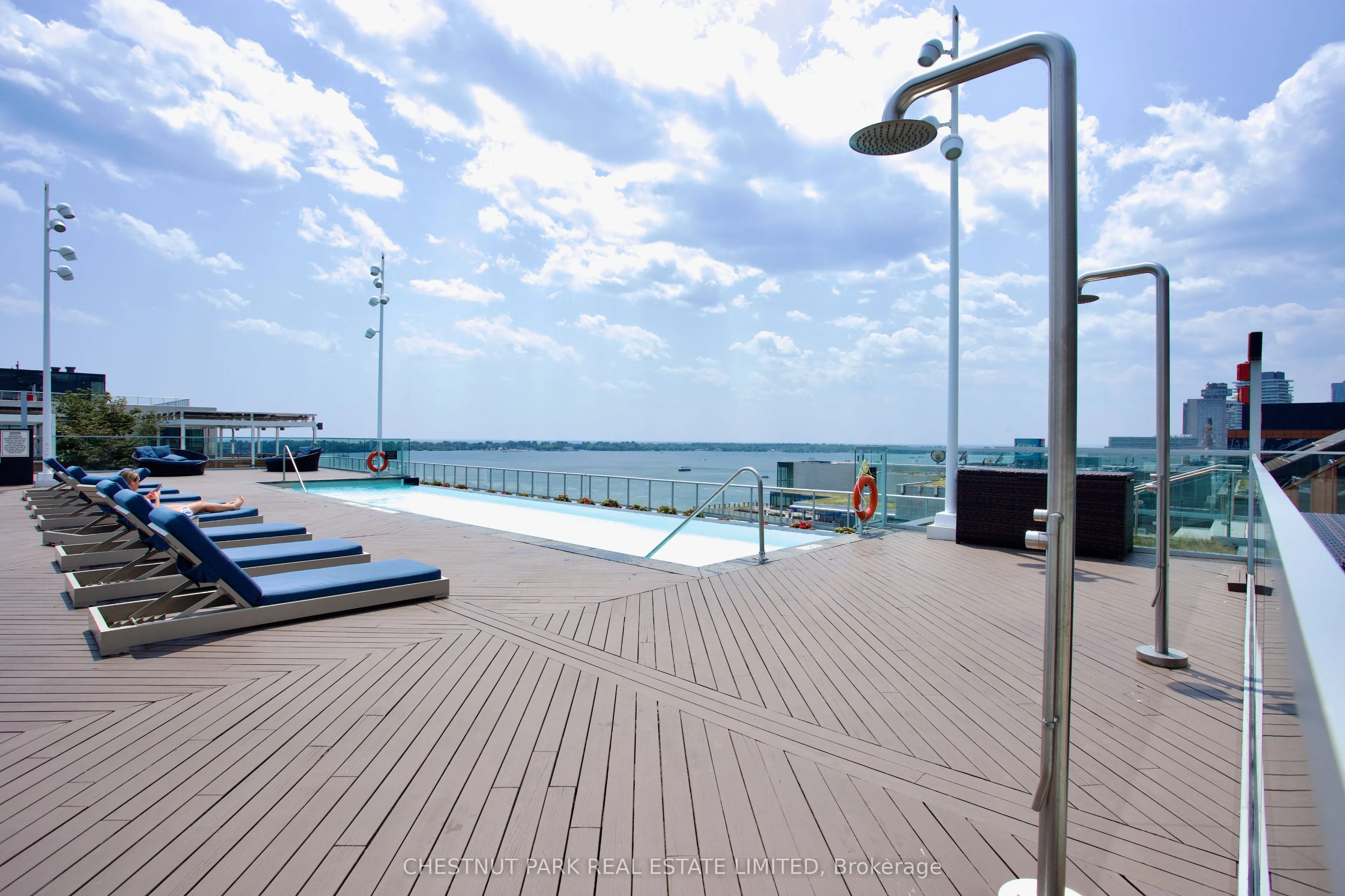 55 Merchants' Wharf, #923