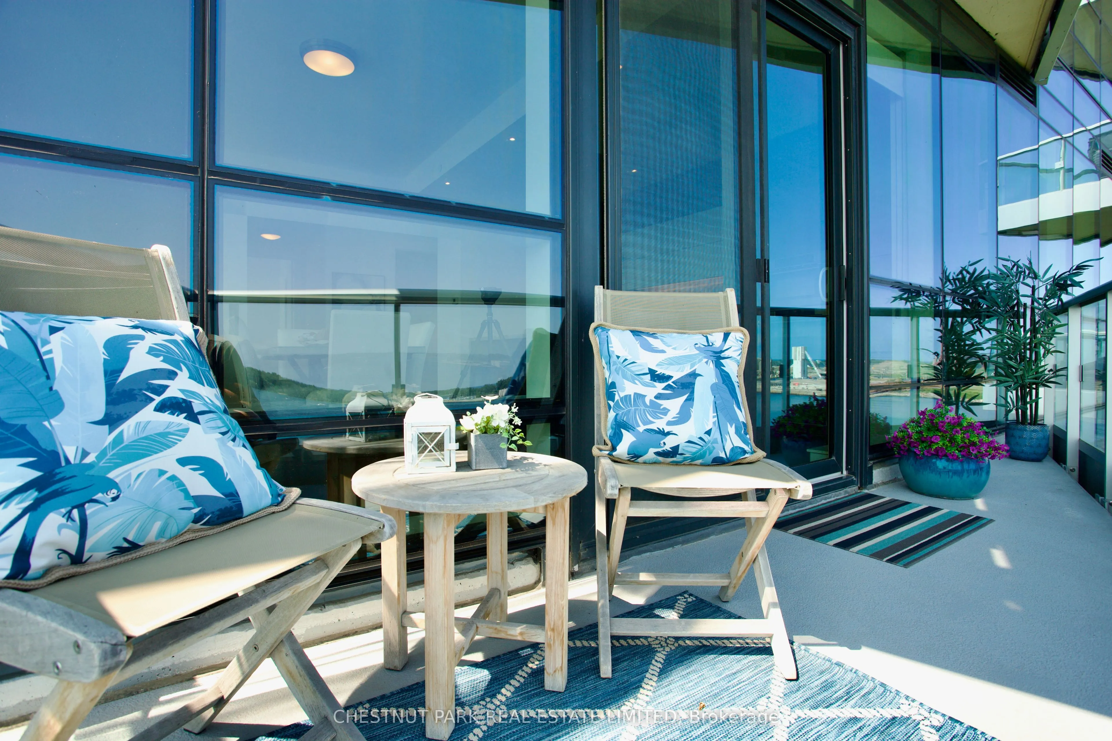55 Merchants' Wharf, #923