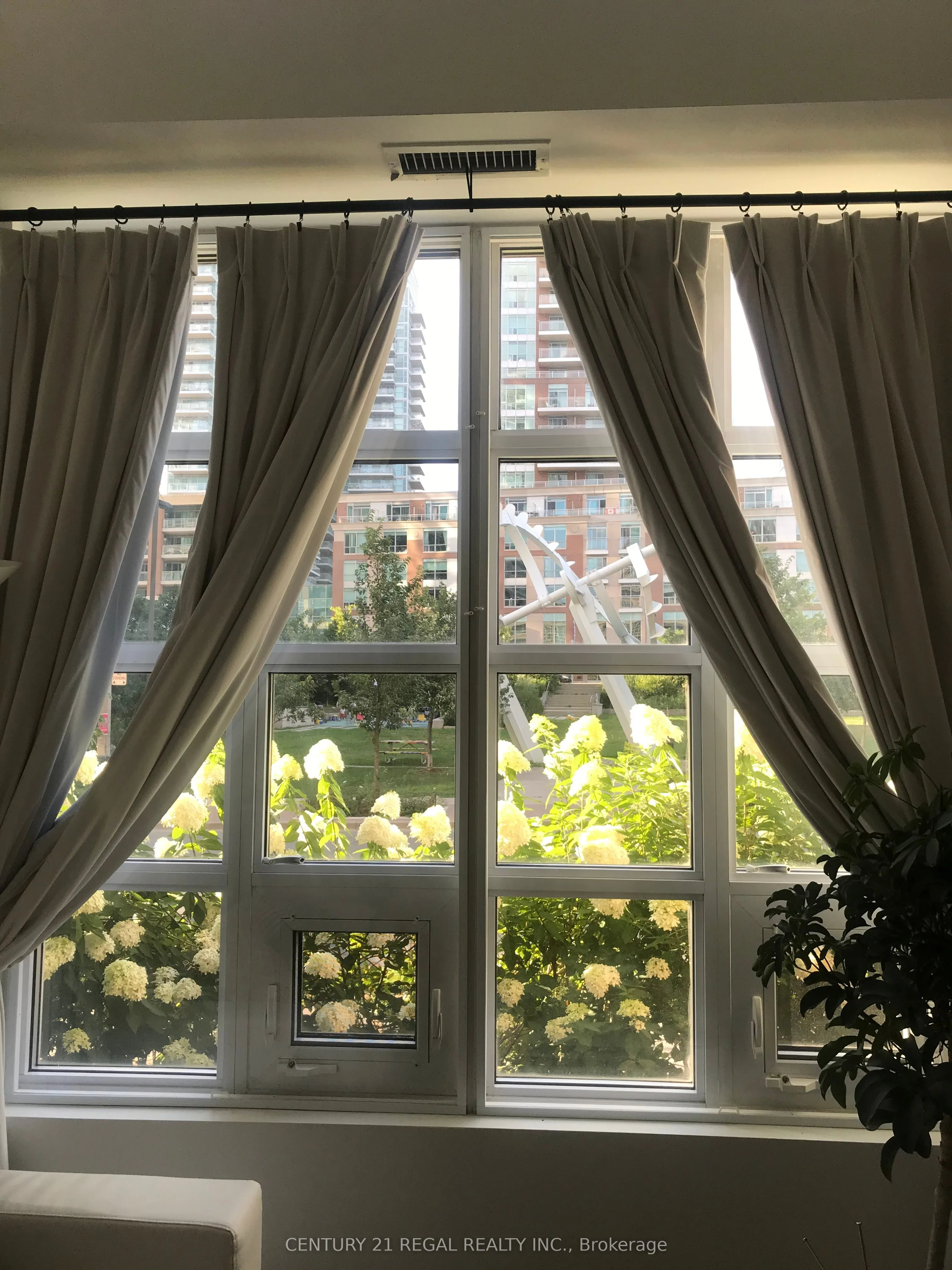 75 East Liberty Street, #TH73B