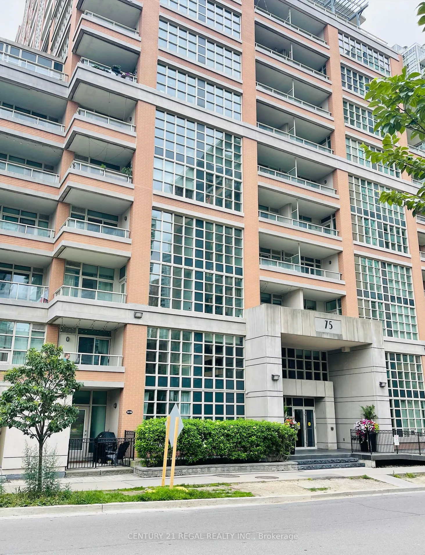 75 East Liberty Street, #TH73B