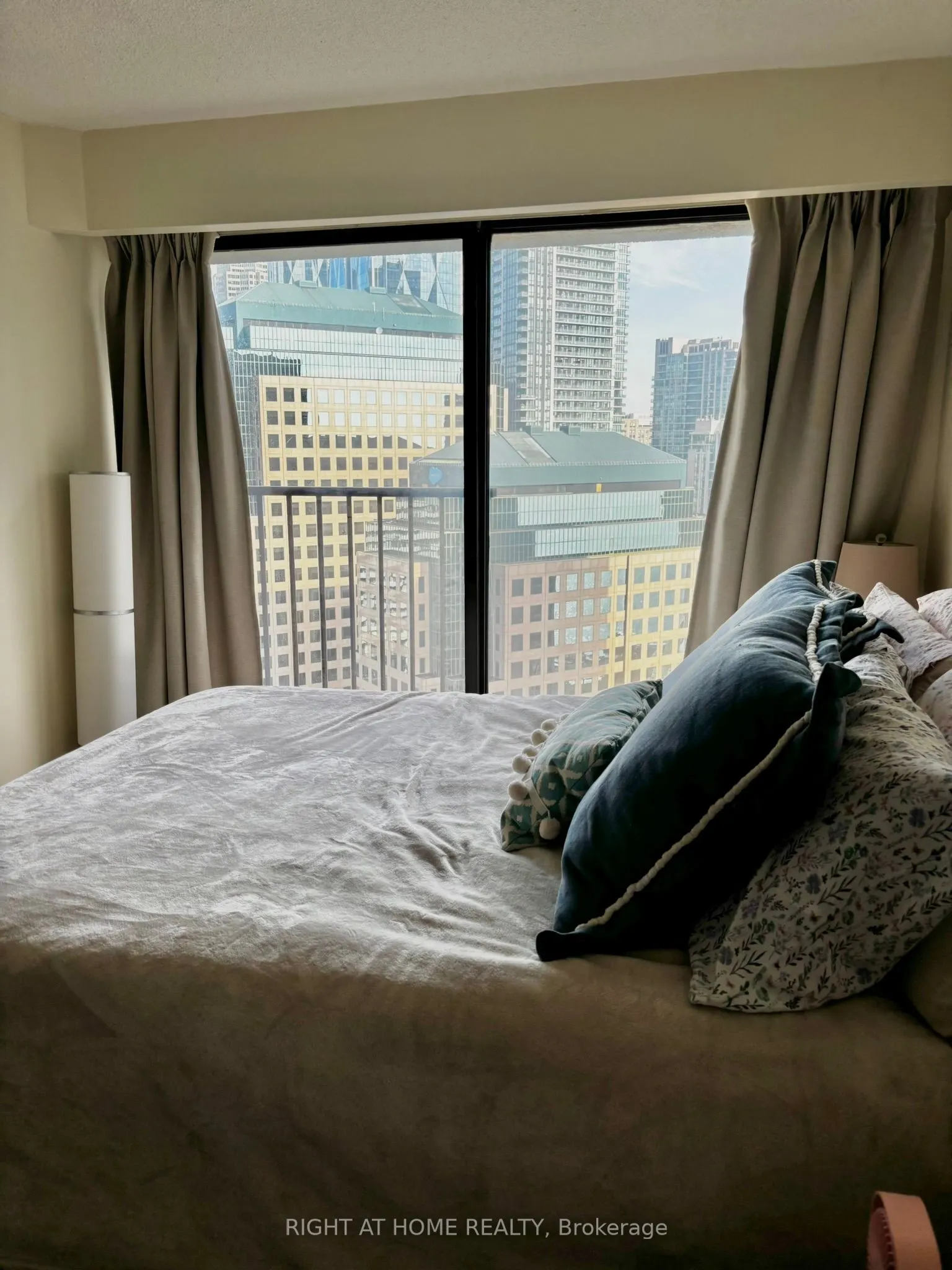 65 Harbour Square, #3007