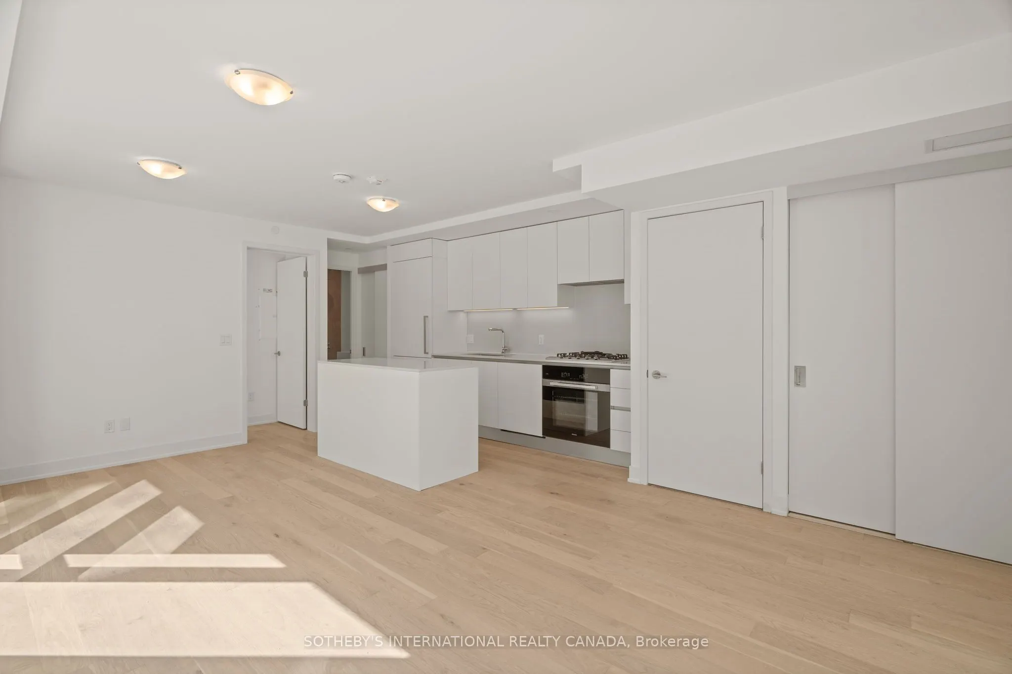 200 Keewatin Avenue, #102