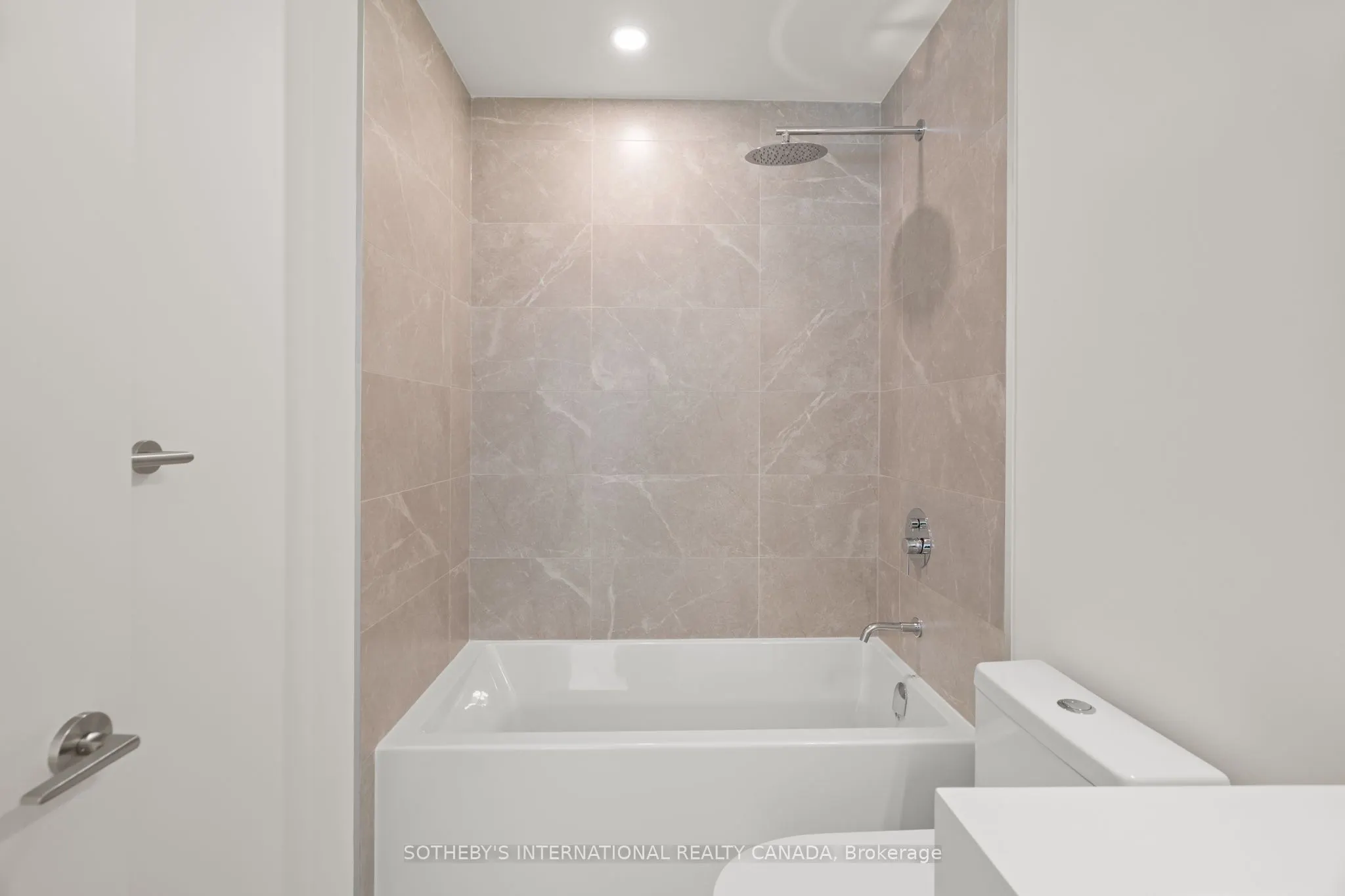 200 Keewatin Avenue, #102