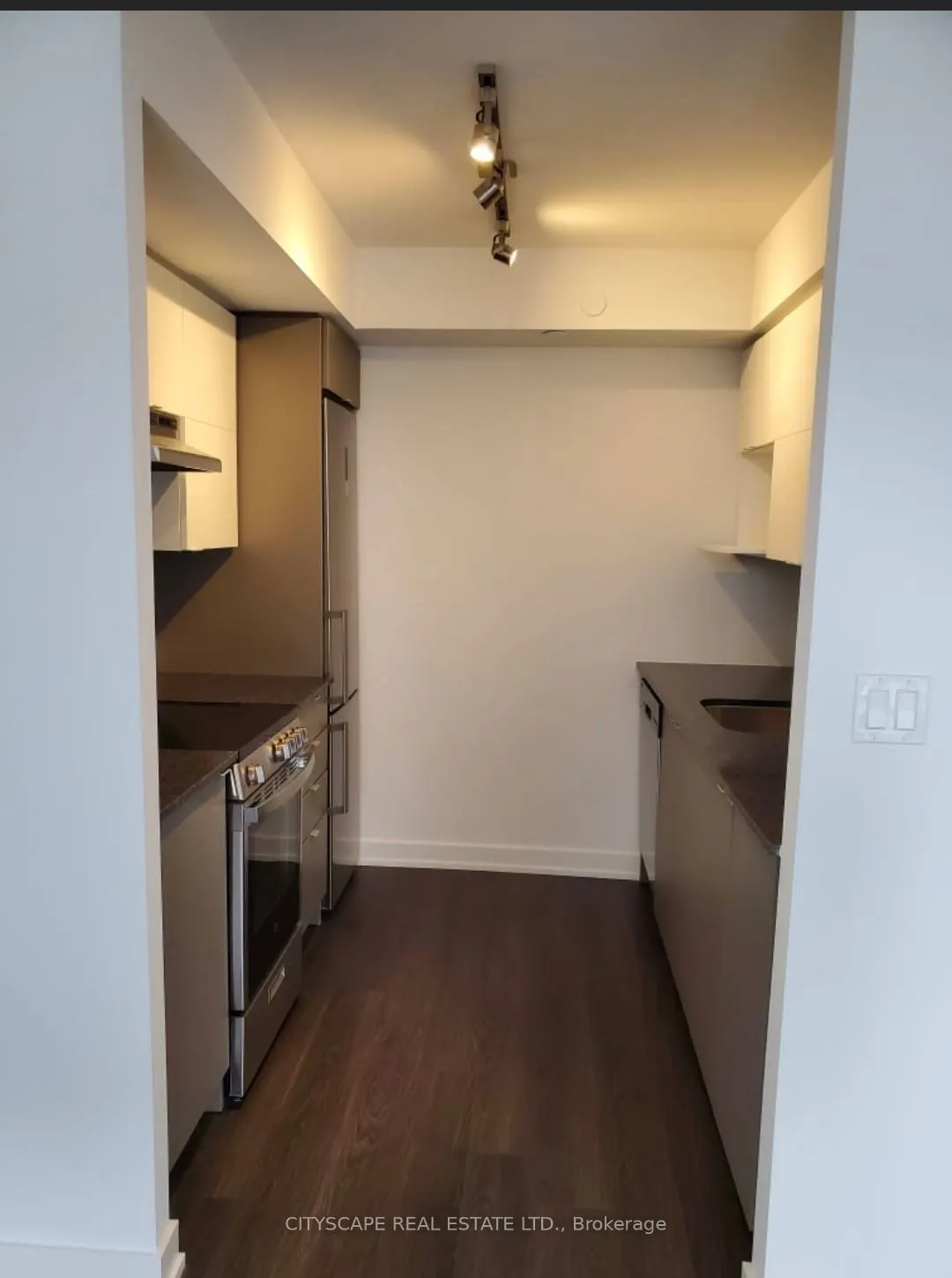 120 Varna Drive, #304