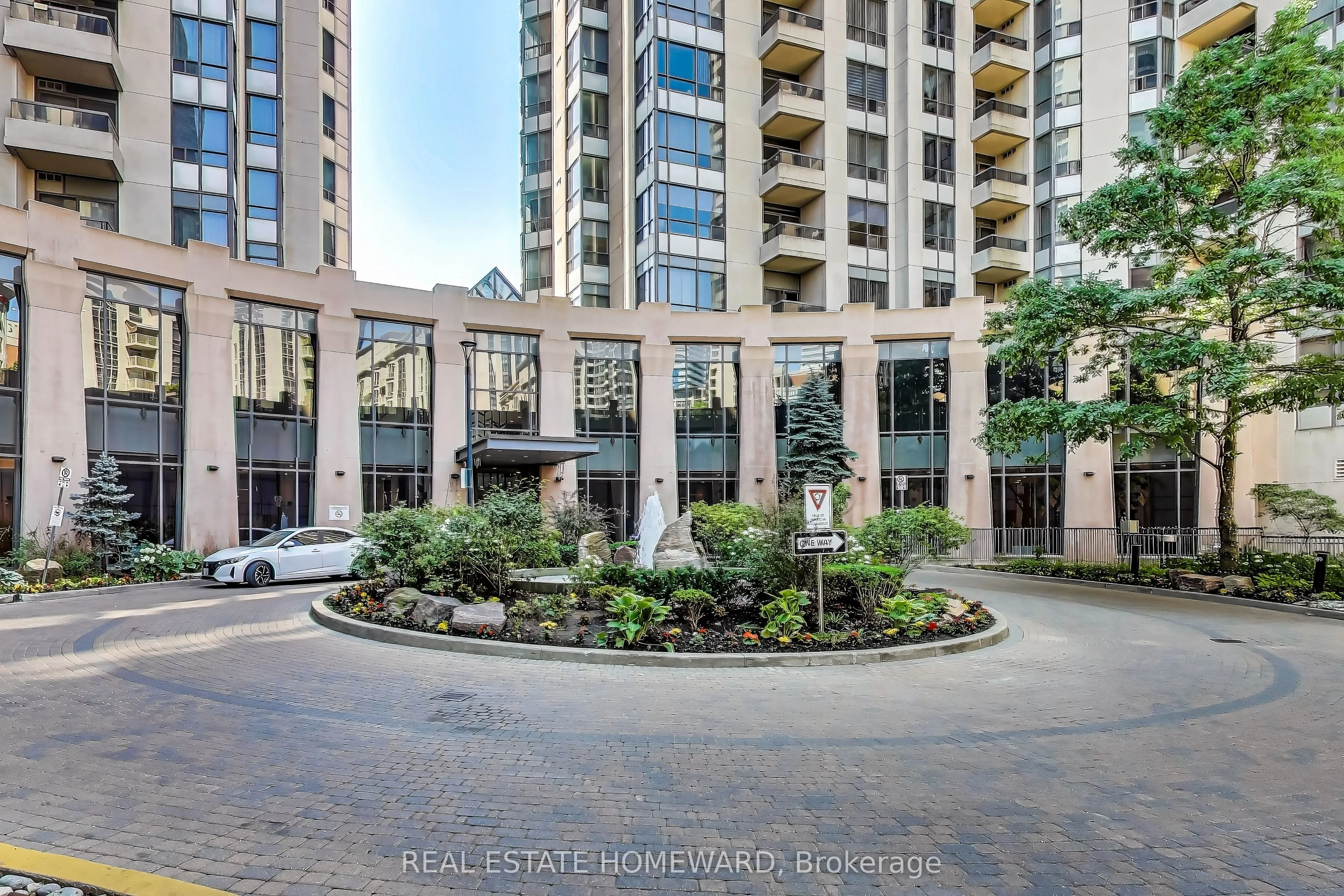 5 Northtown Way, #411