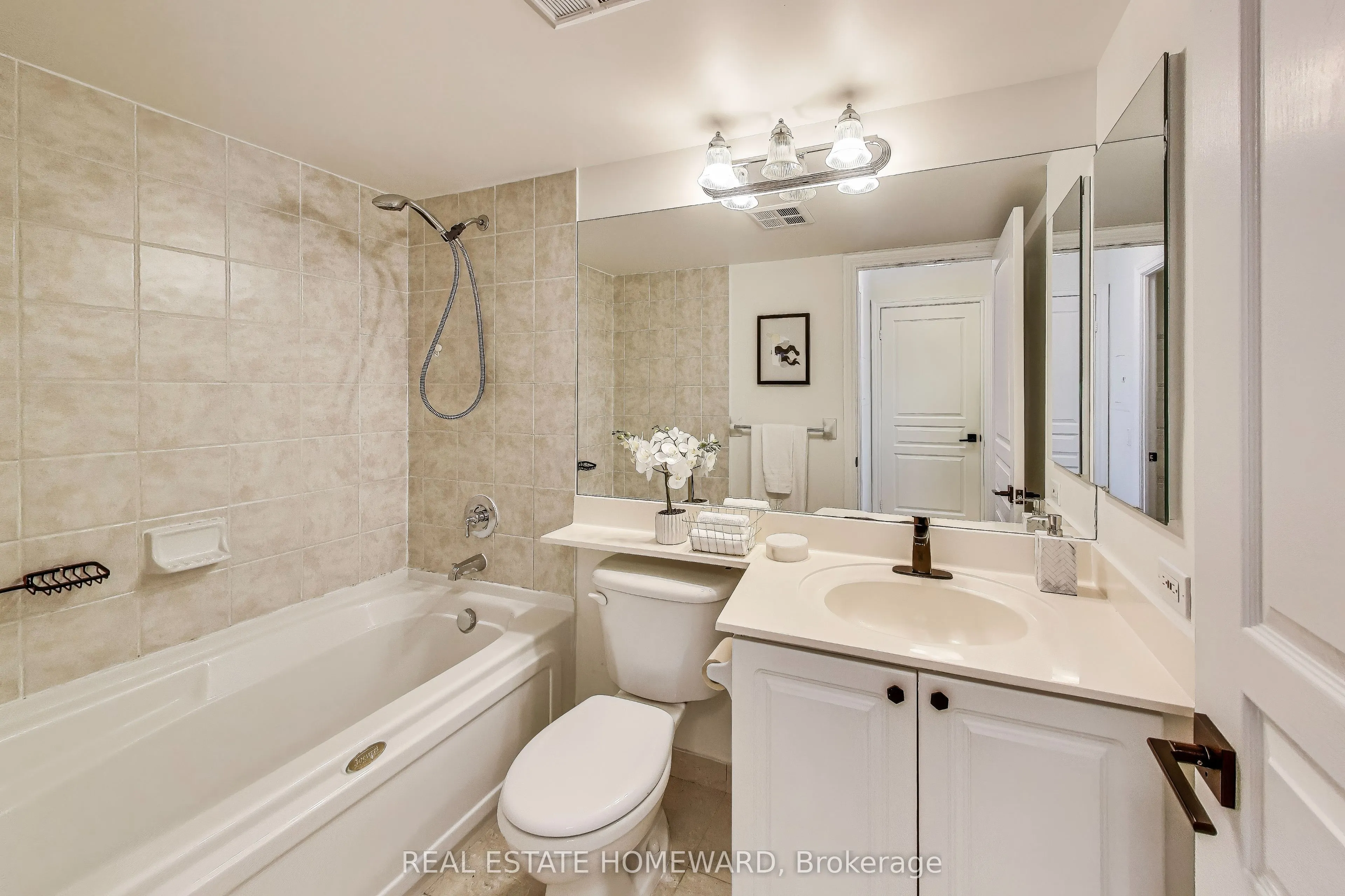 5 Northtown Way, #411