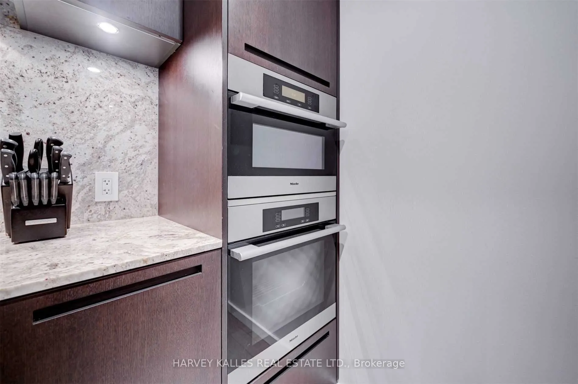 180 University Avenue, #2508