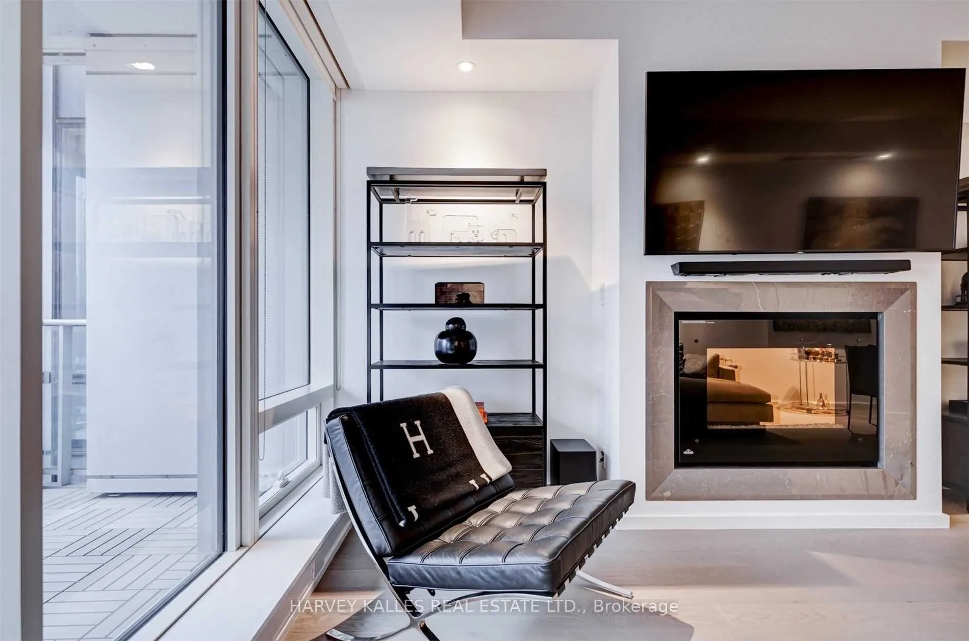 180 University Avenue, #2508