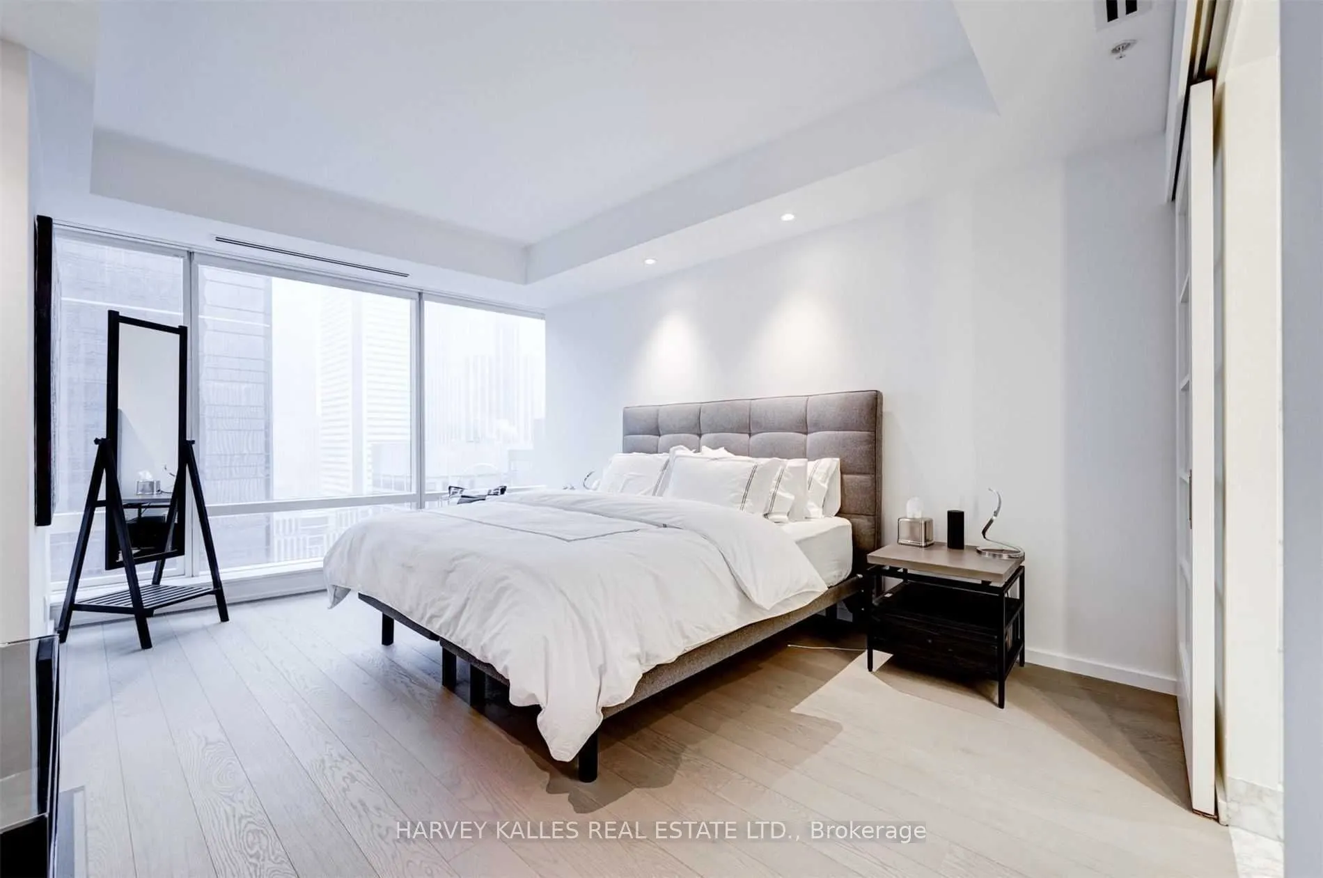 180 University Avenue, #2508