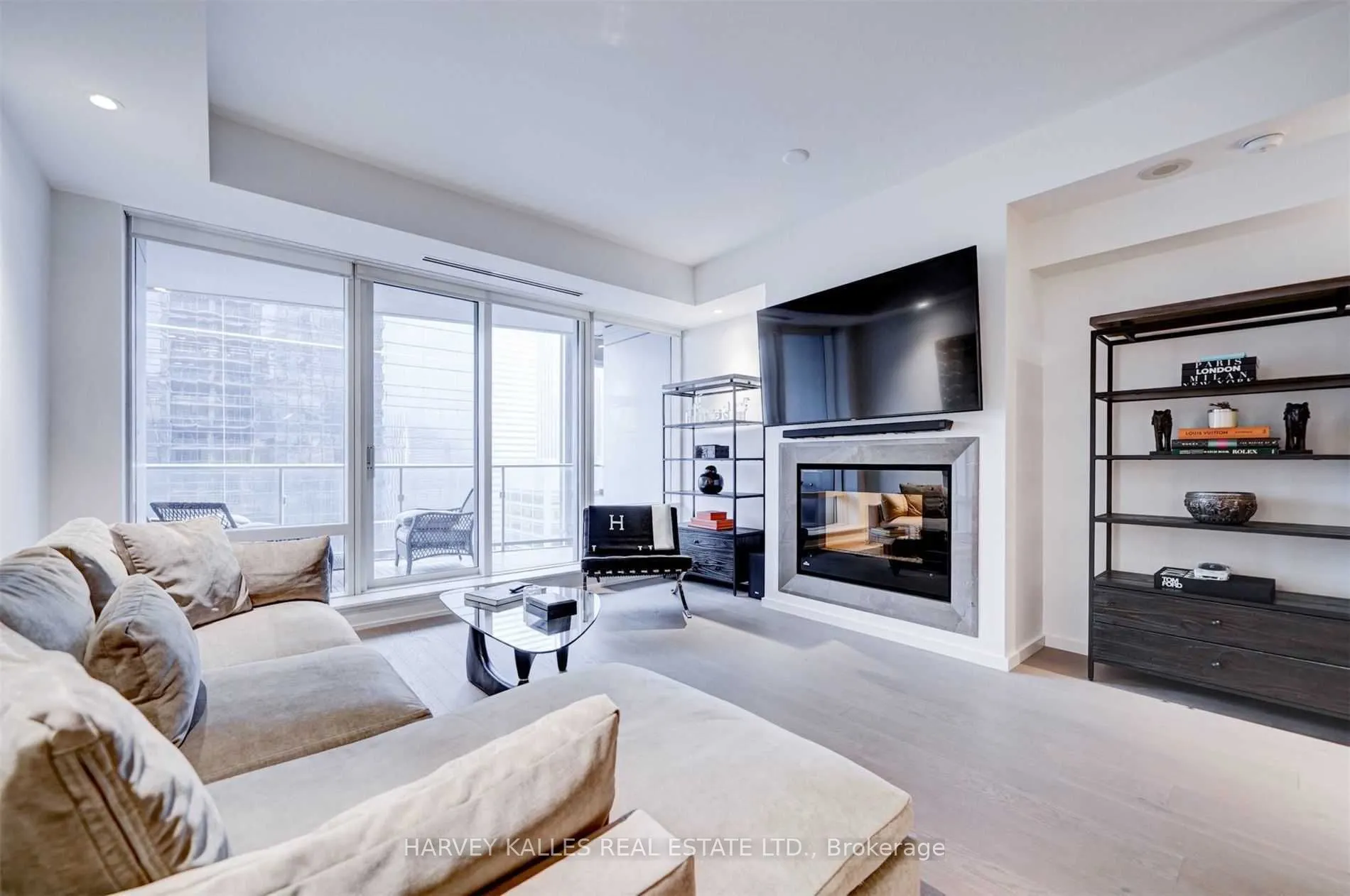 180 University Avenue, #2508