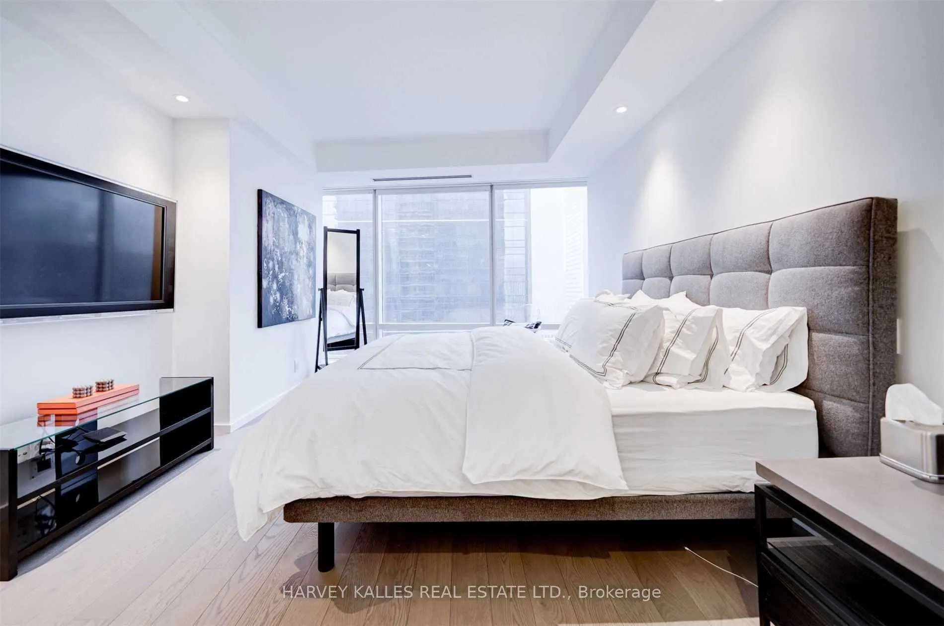 180 University Avenue, #2508