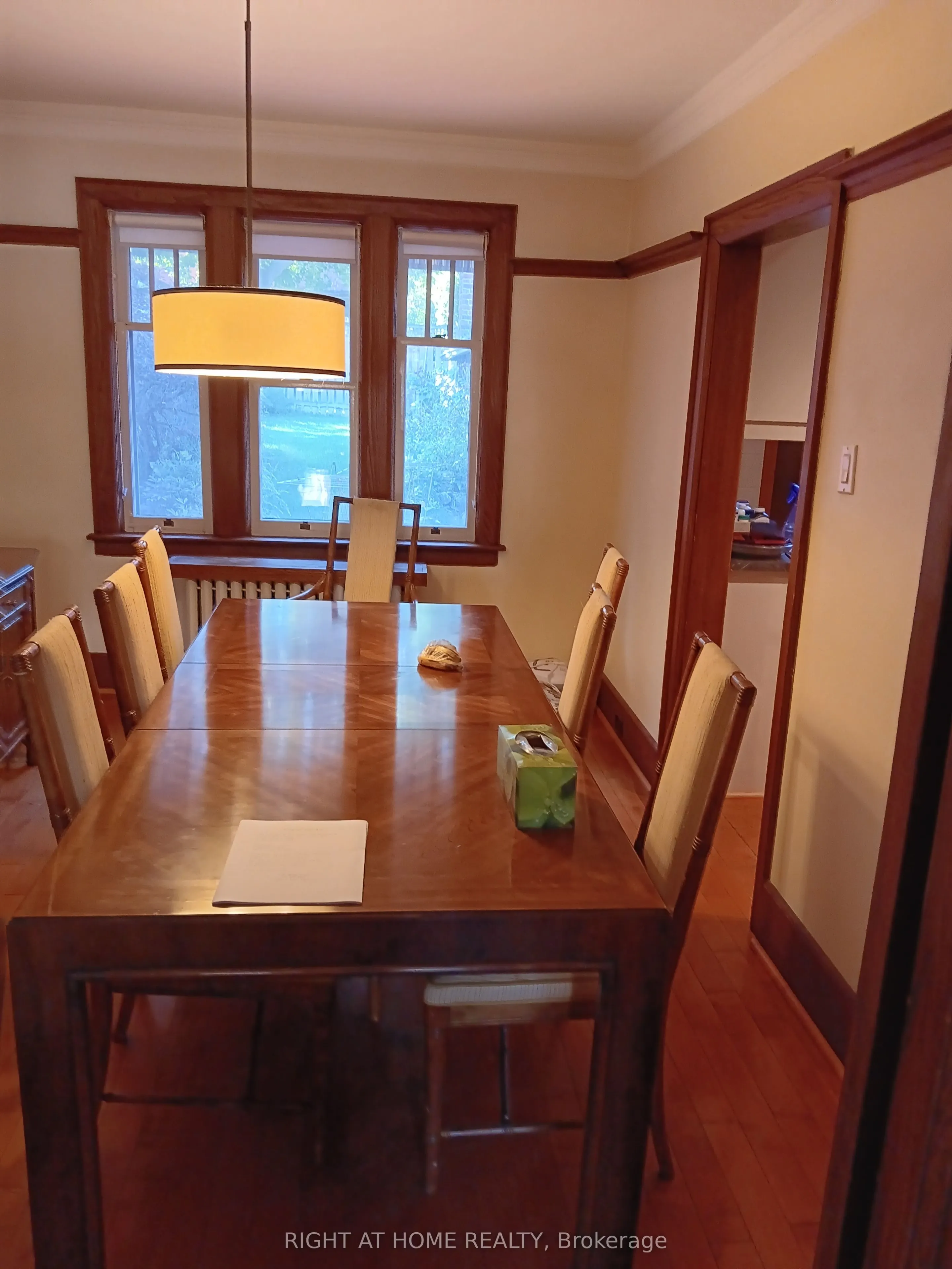 53 Lawrence Avenue W