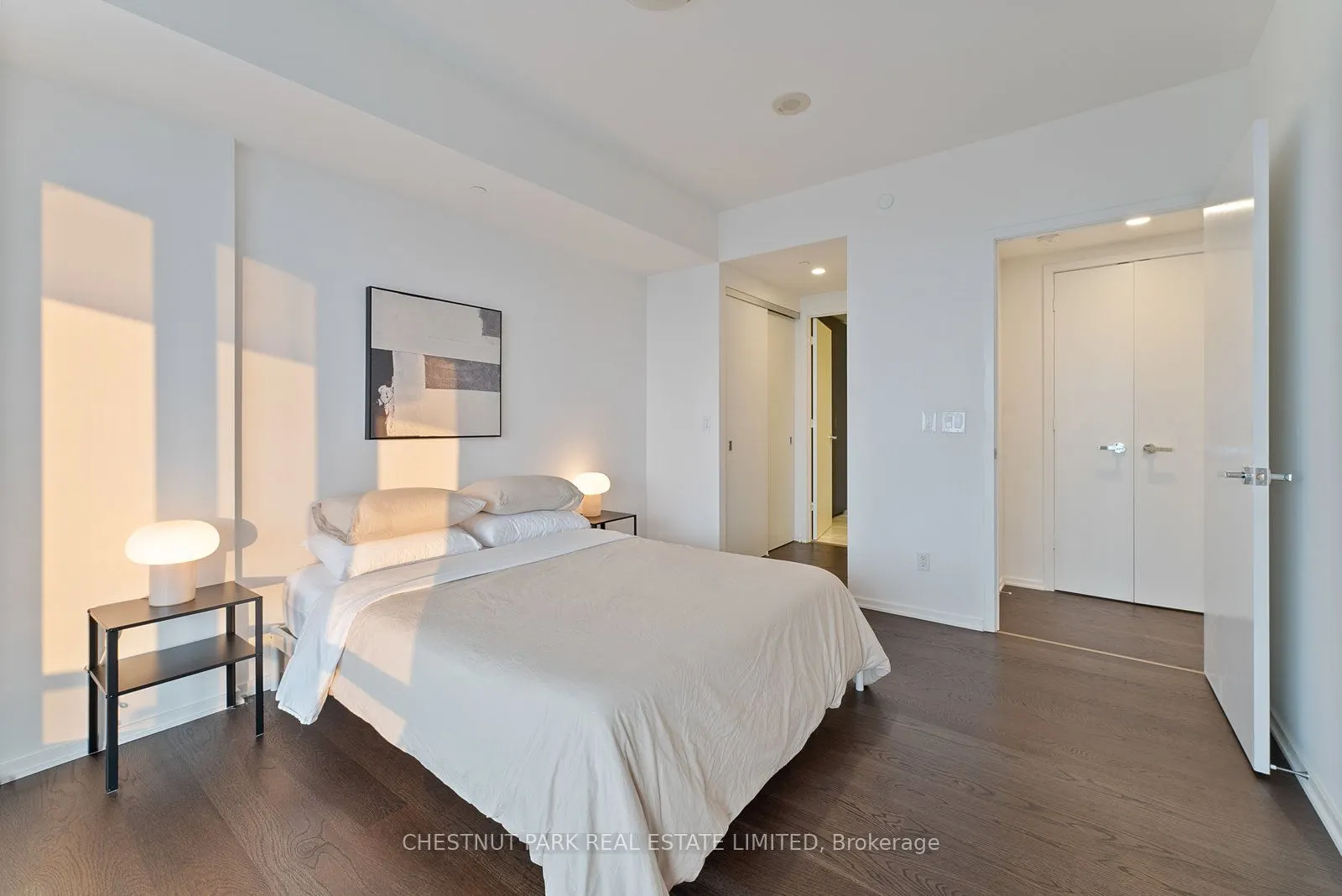 1 Bloor Street E, #7006