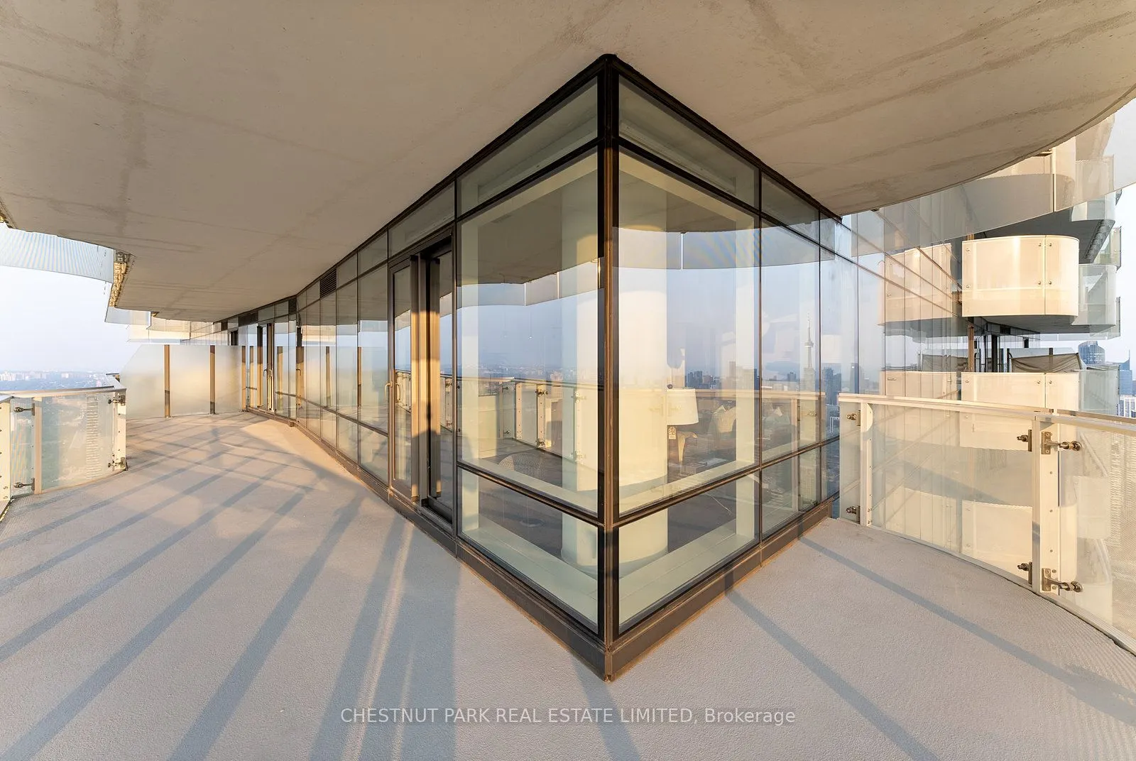 1 Bloor Street E, #7006