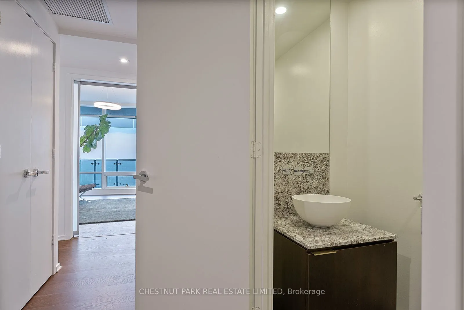 1 Bloor Street E, #7006