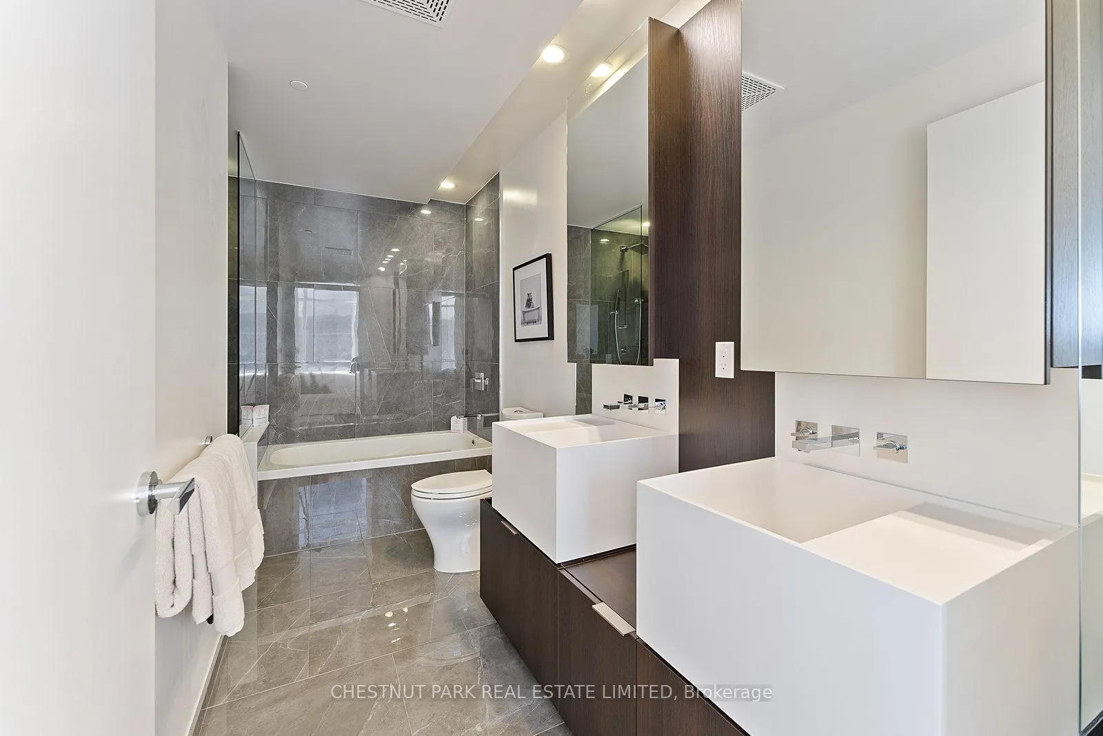 1 Bloor Street E, #7006