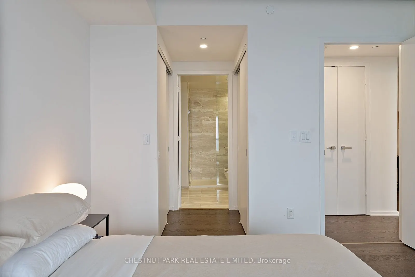 1 Bloor Street E, #7006