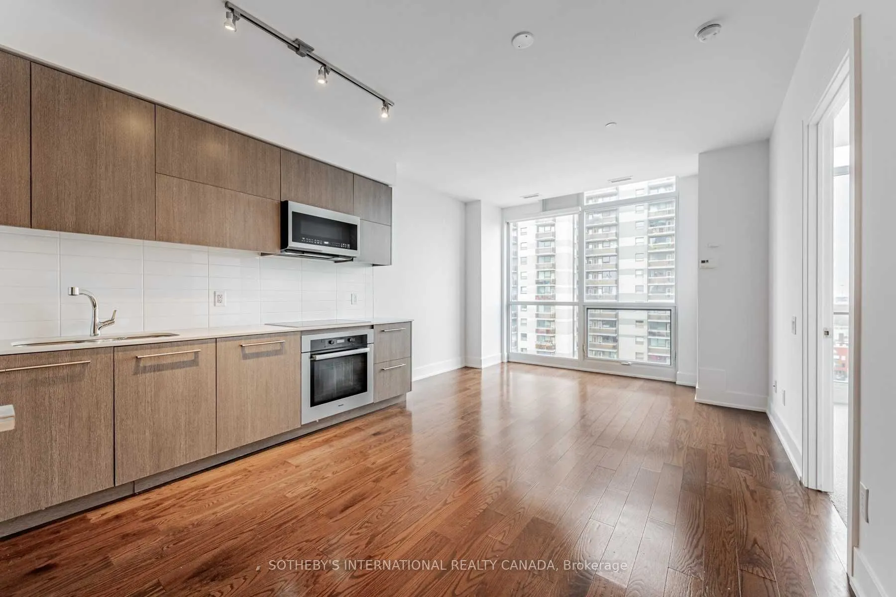 170 Avenue Road, #1104