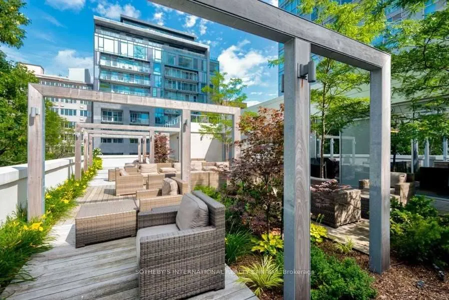 170 Avenue Road, #1104