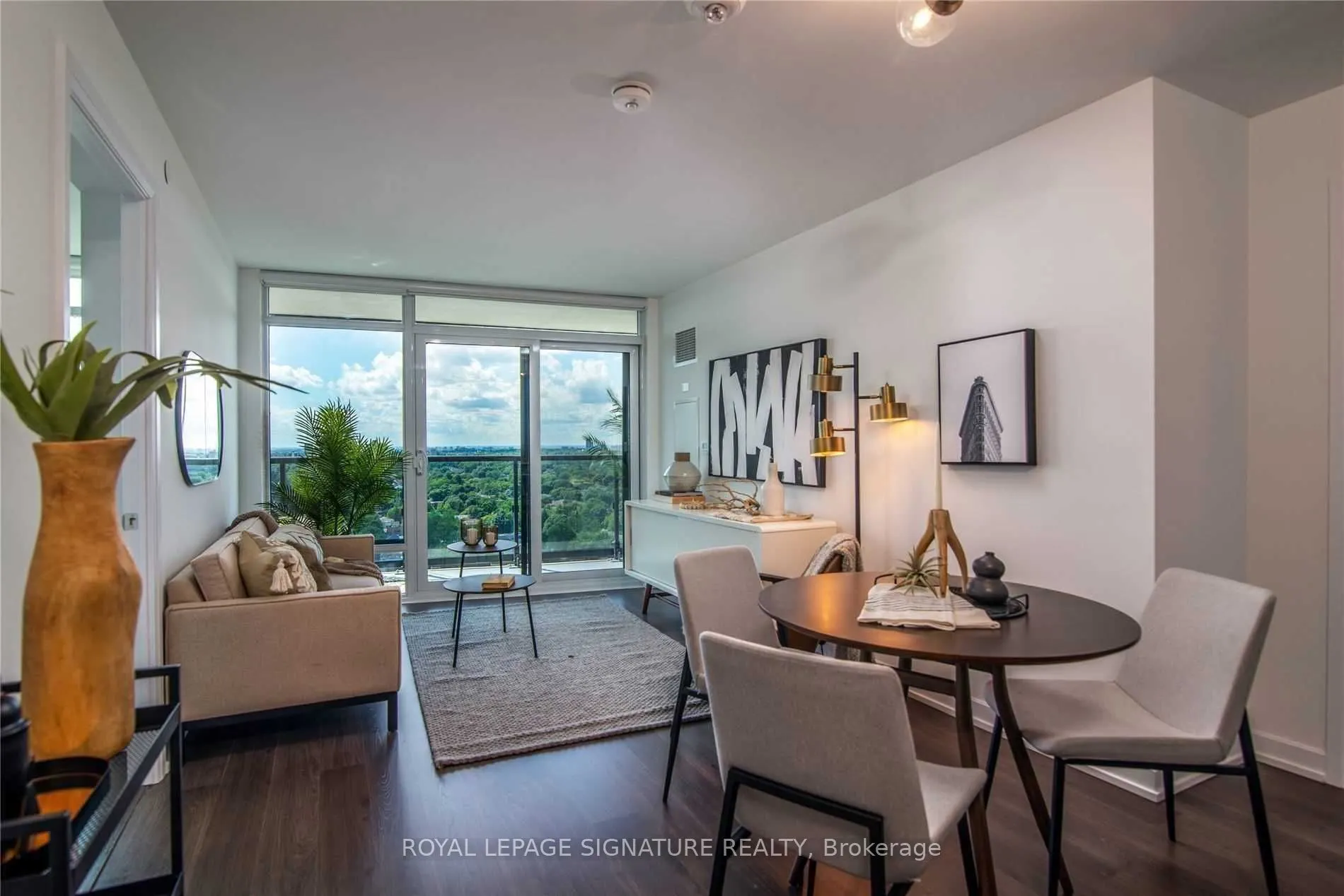 18 Erskine Avenue, #2810