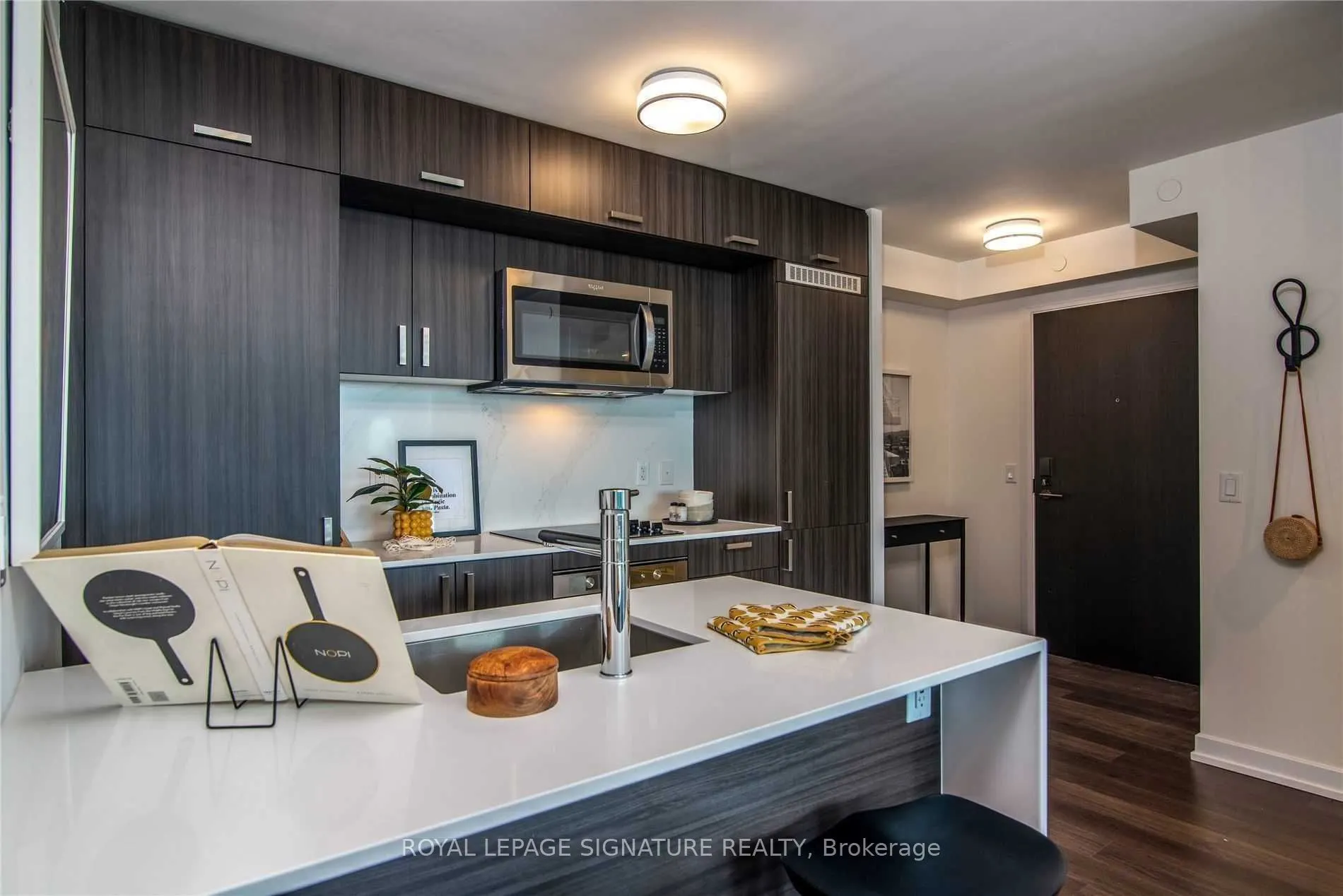 18 Erskine Avenue, #2810